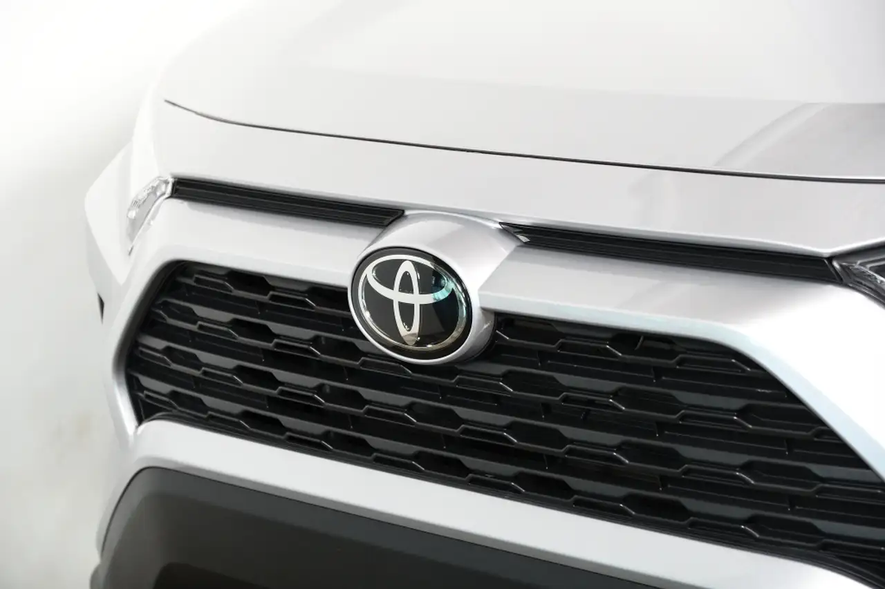 Toyota RAV 4 снимка Toyota RAV 4