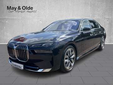 XDRIVE60 HUD Luftfederung Fond Entertainment. Memo