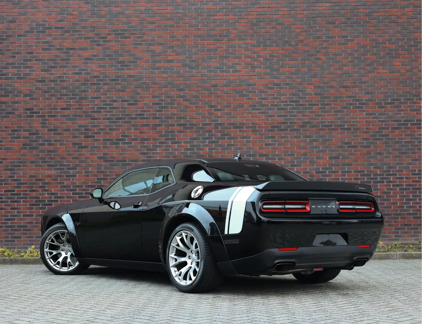 Dodge Challenger SRT Hellcat Redeye Black Ghost | 1/300 - 1e eig. - Чёрный - 2