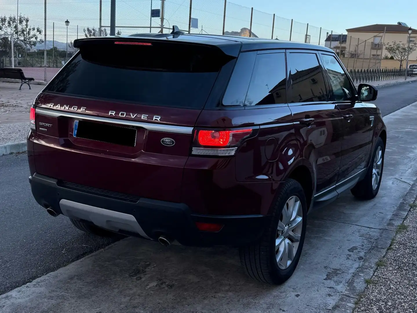 Land Rover Range Rover Sport Range Rover Sport 3.0SDV6 HSE 306 Aut. HSE Rojo - 1