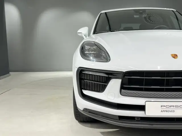 Porsche Macan view 14
