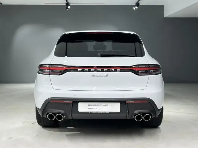 Porsche Macan view 4