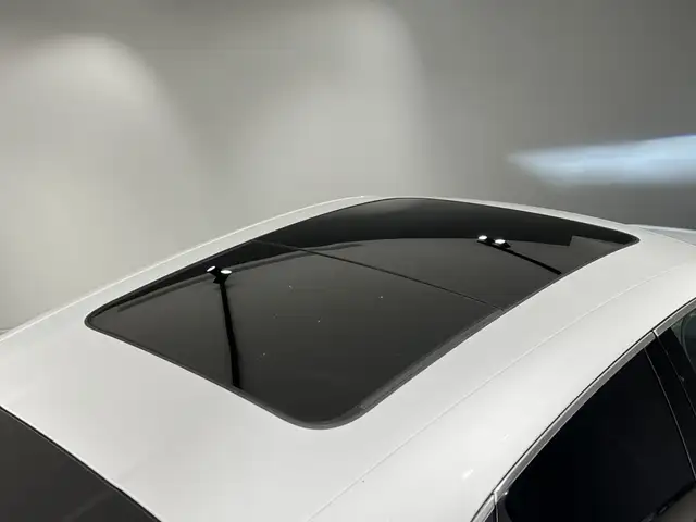 Porsche Macan view 15