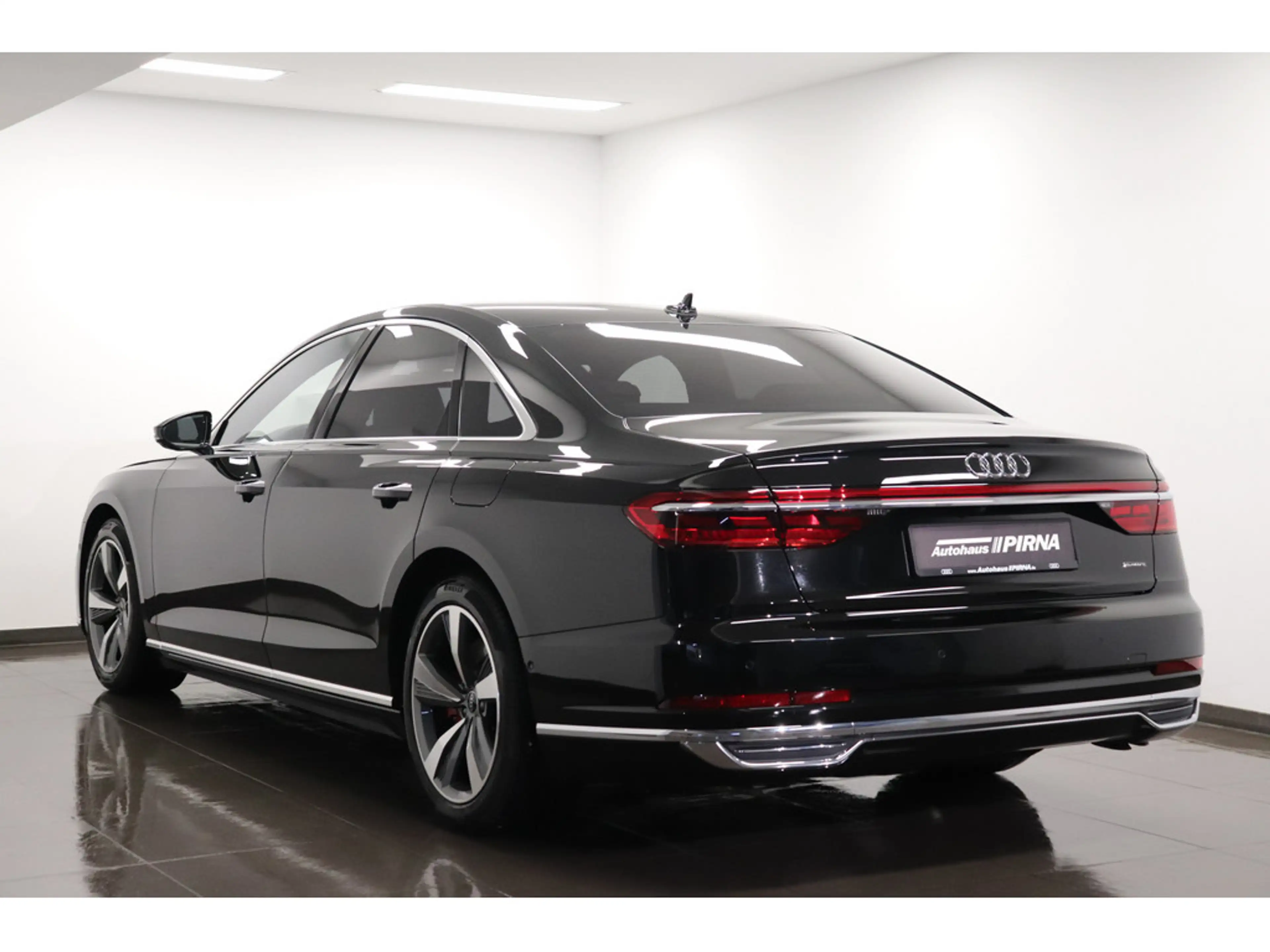 Audi A8 60 3.0 TFSI e quattro #Panorama #LEDER — photo 4