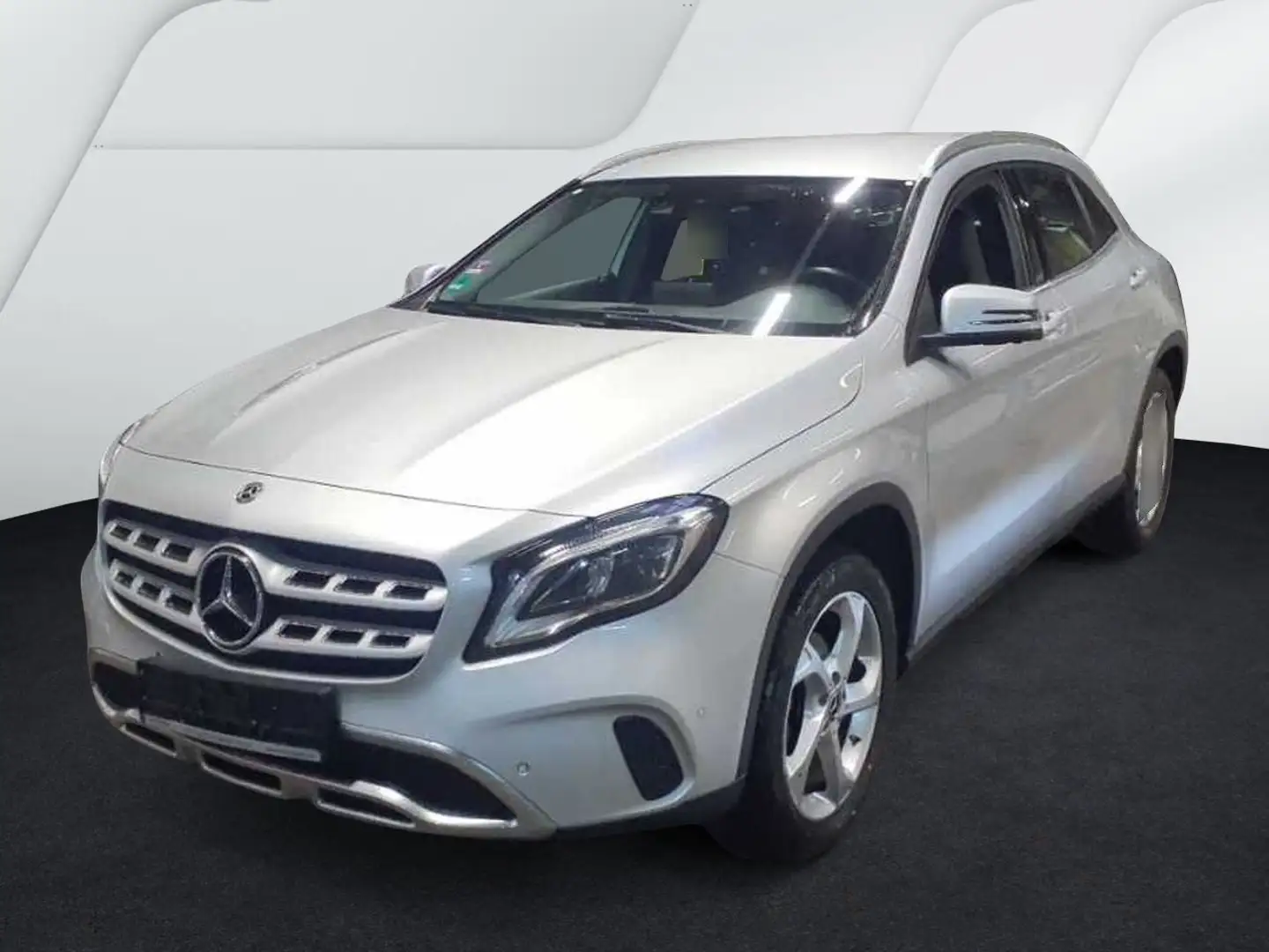 Mercedes-Benz GLA 200 115kW 7-Gang 7G-Tronic Silber - 1