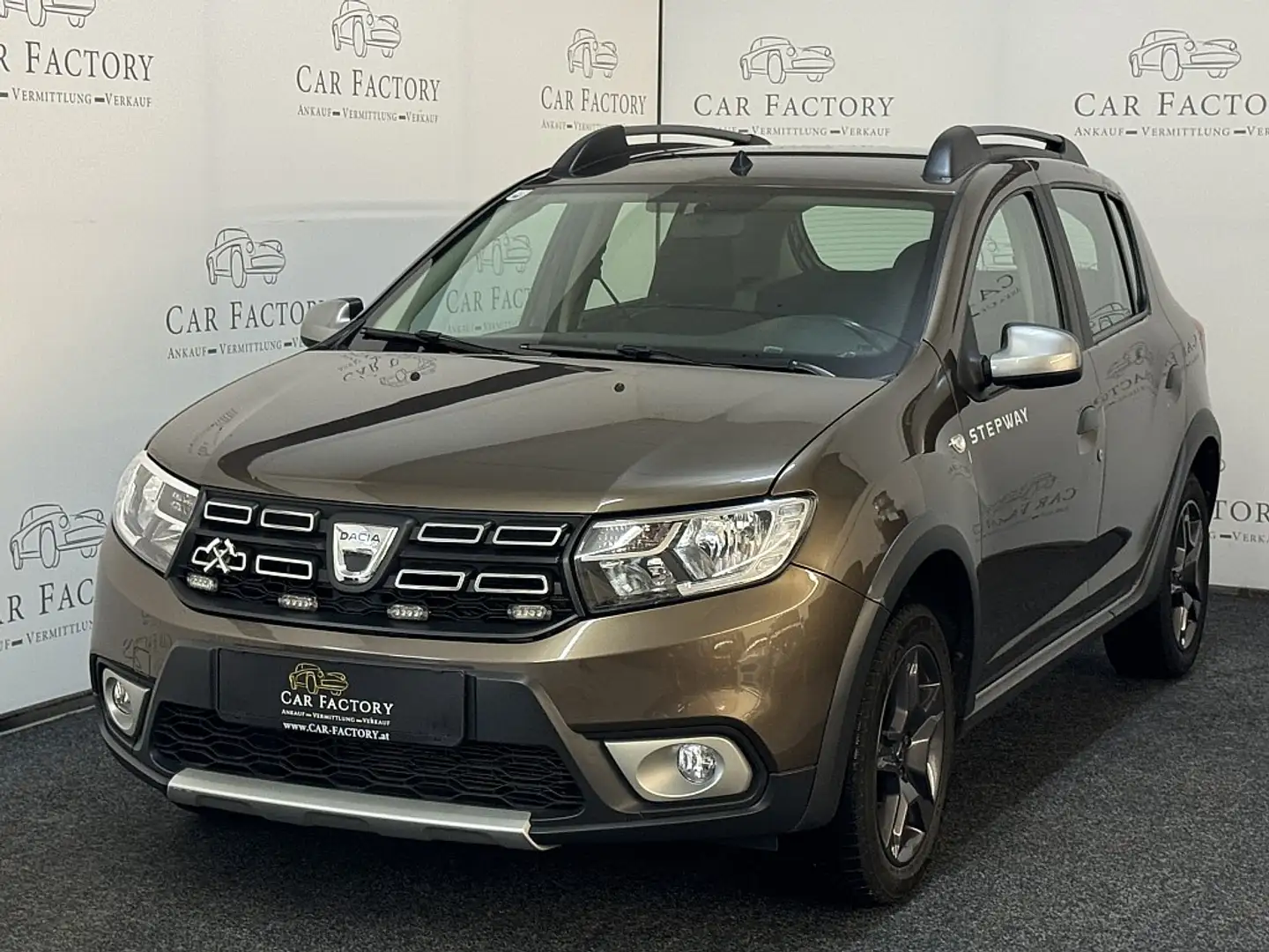 Dacia Sandero Stepway Sensation TCe 90 Easy-R S&S Bruin - 1