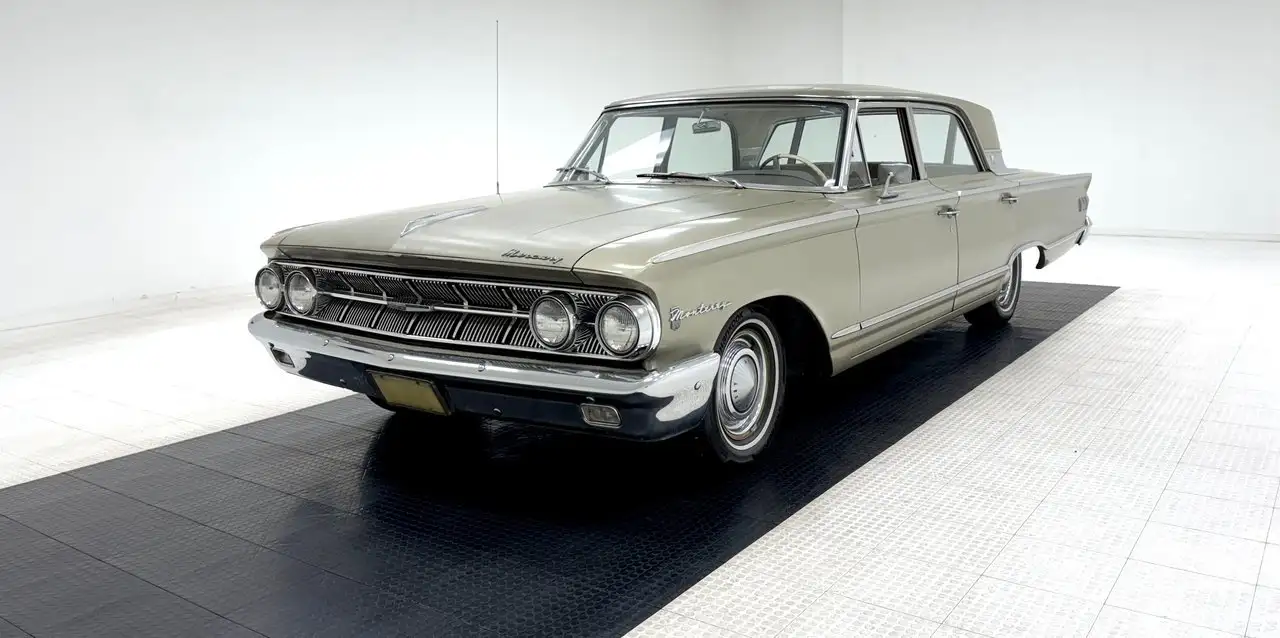 Mercury Custom Sedan, foto 1