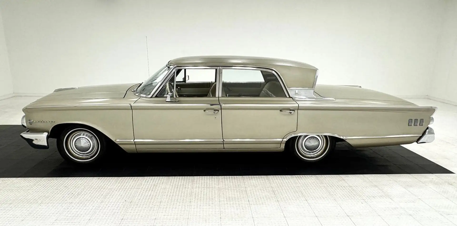 Mercury Sonstige Custom Sedan Gold - 2