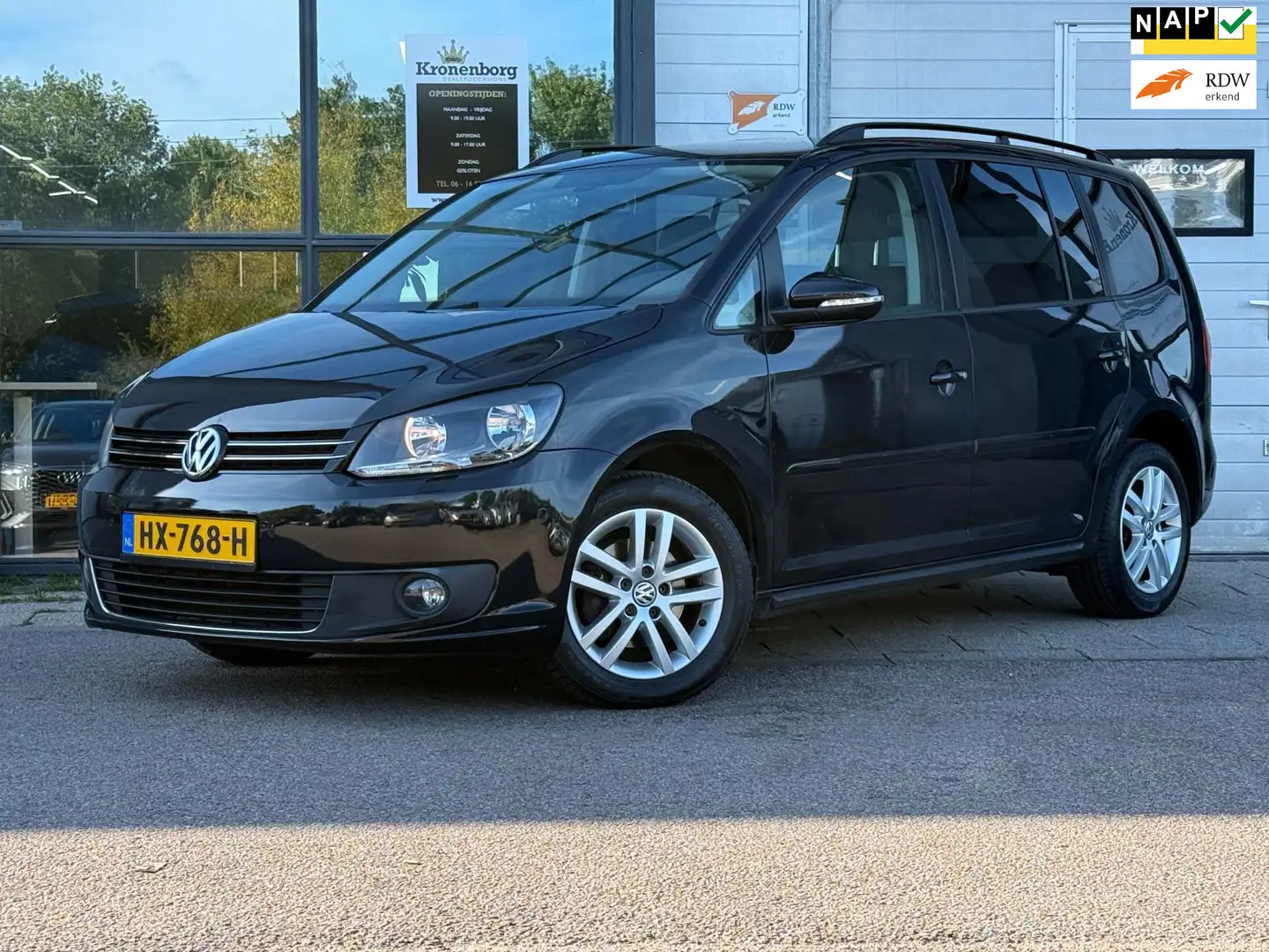 Volkswagen Touran 1.4 TSI Highline 7p, CRUISECR, NAP, APK Zwart - 1