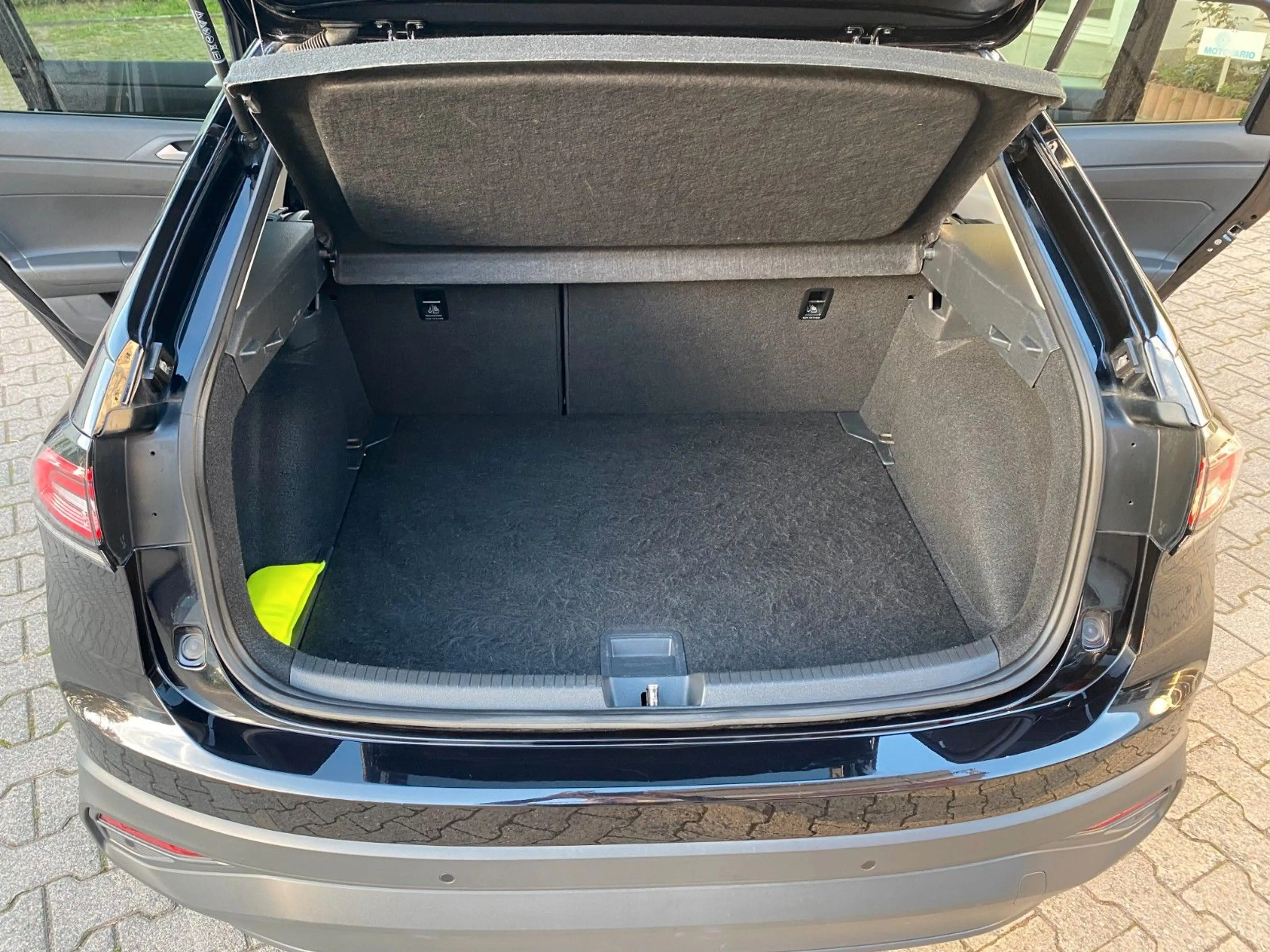 Volkswagen Taigo Move LED PDC digt Tacho — photo 9