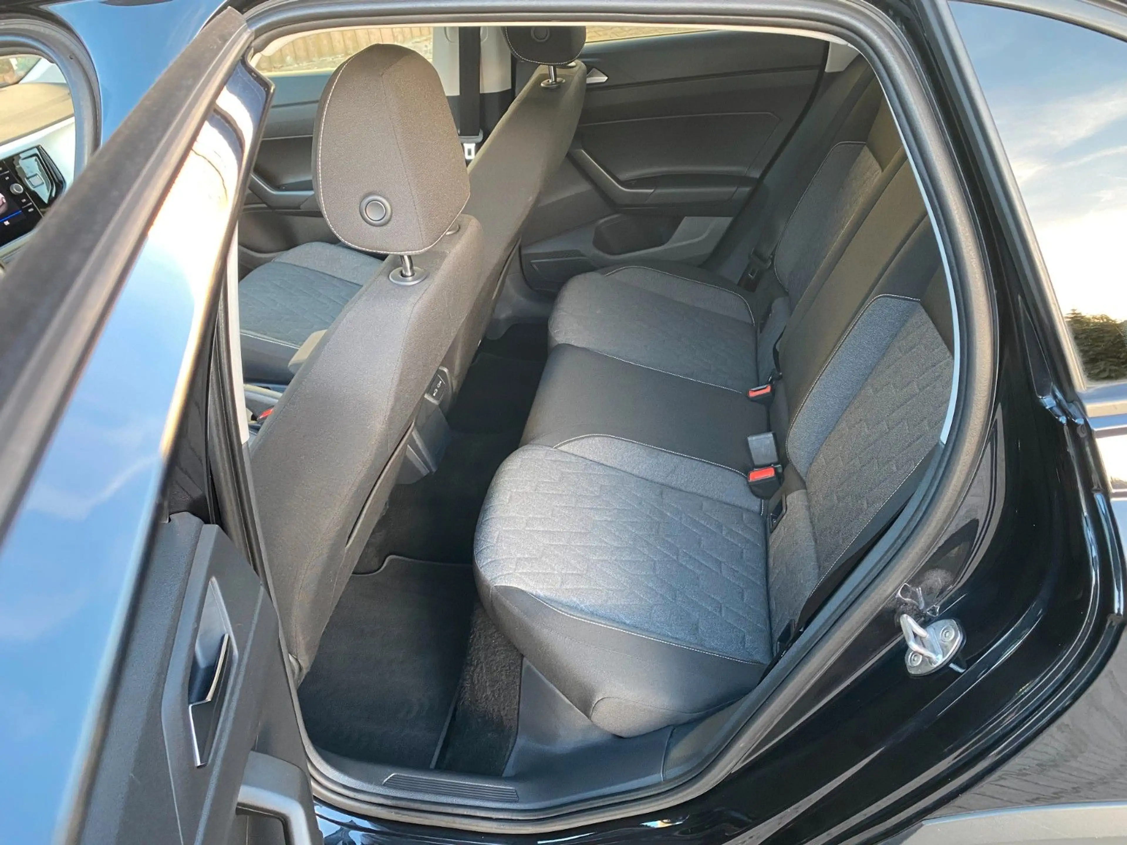 Volkswagen Taigo Move LED PDC digt Tacho — photo 6
