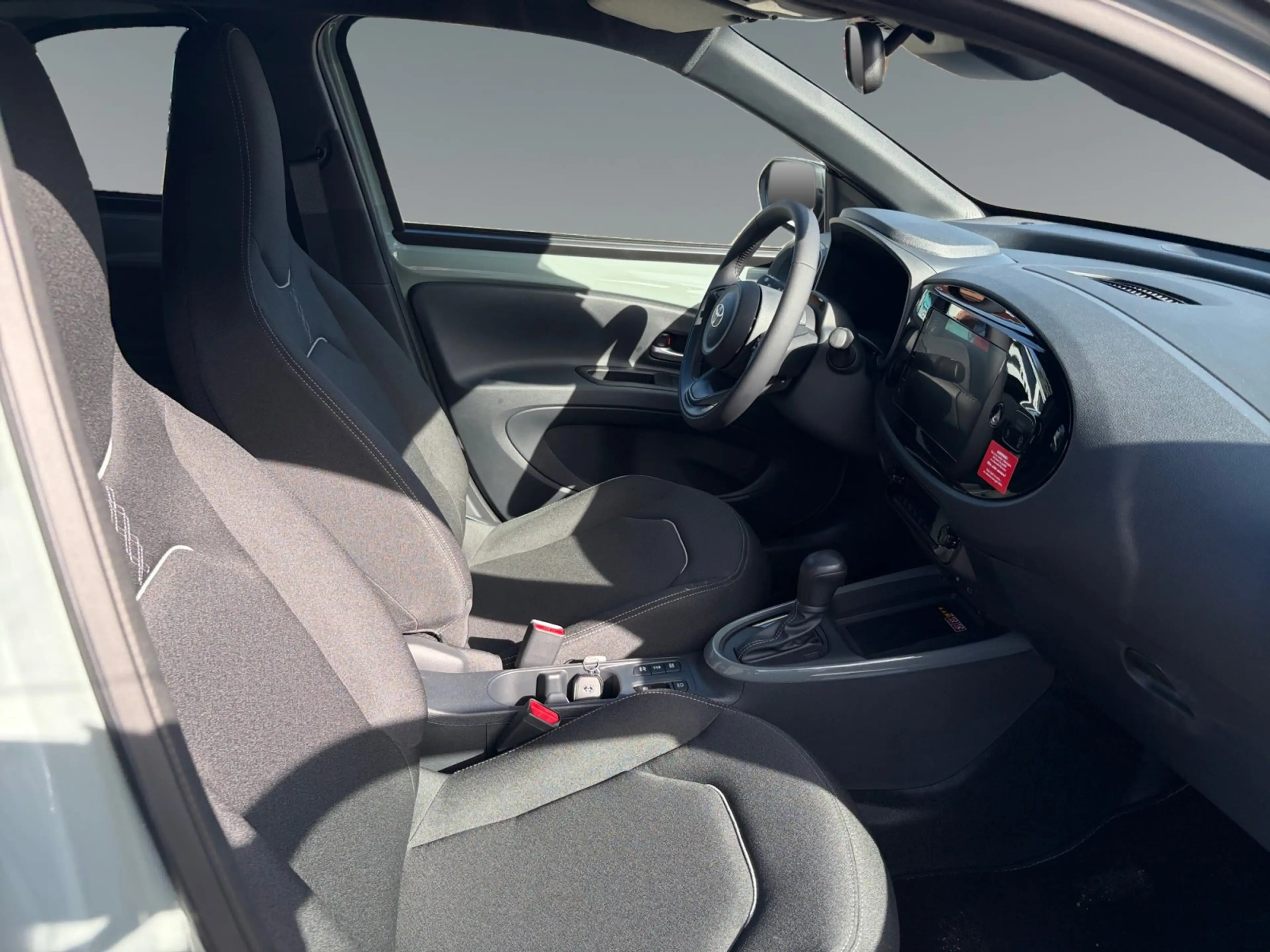 Toyota Aygo X 1.5 Hybrid Teamplayer AUT*Kamera*ACC*Navi — photo 16