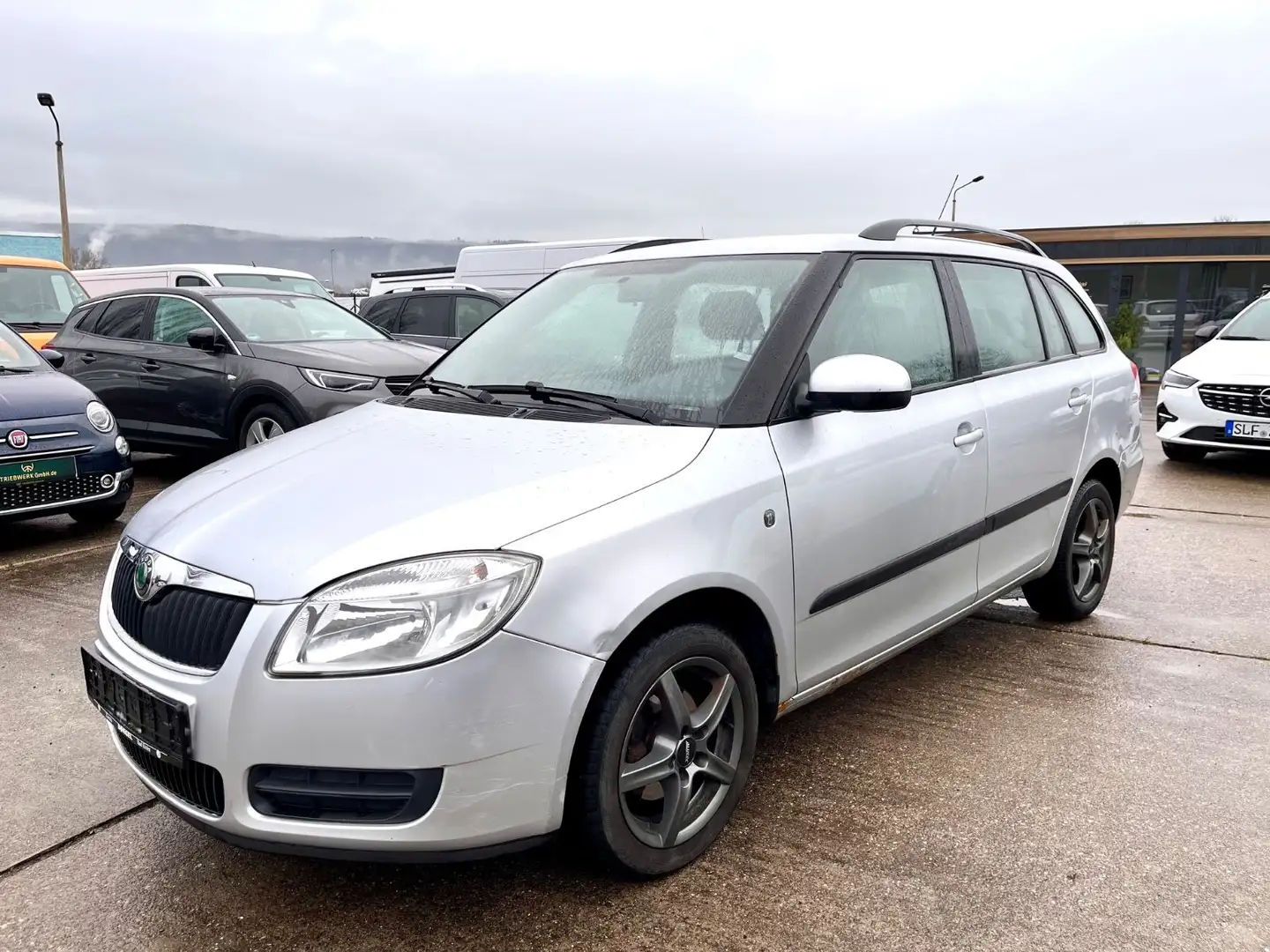 Skoda Fabia Combi Ambiente Klima Tempomat TÜV Silber - 1