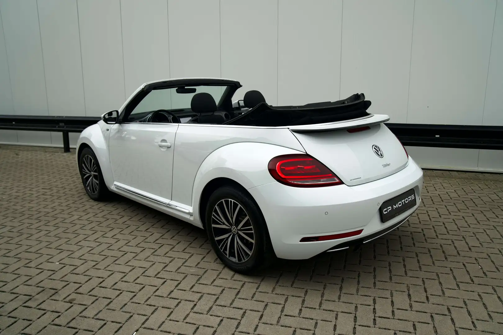 Volkswagen New Beetle CABRIO  ALLSTAR  AUTOMAAT  APPLE CARPLAY  TOP Weiß - 2