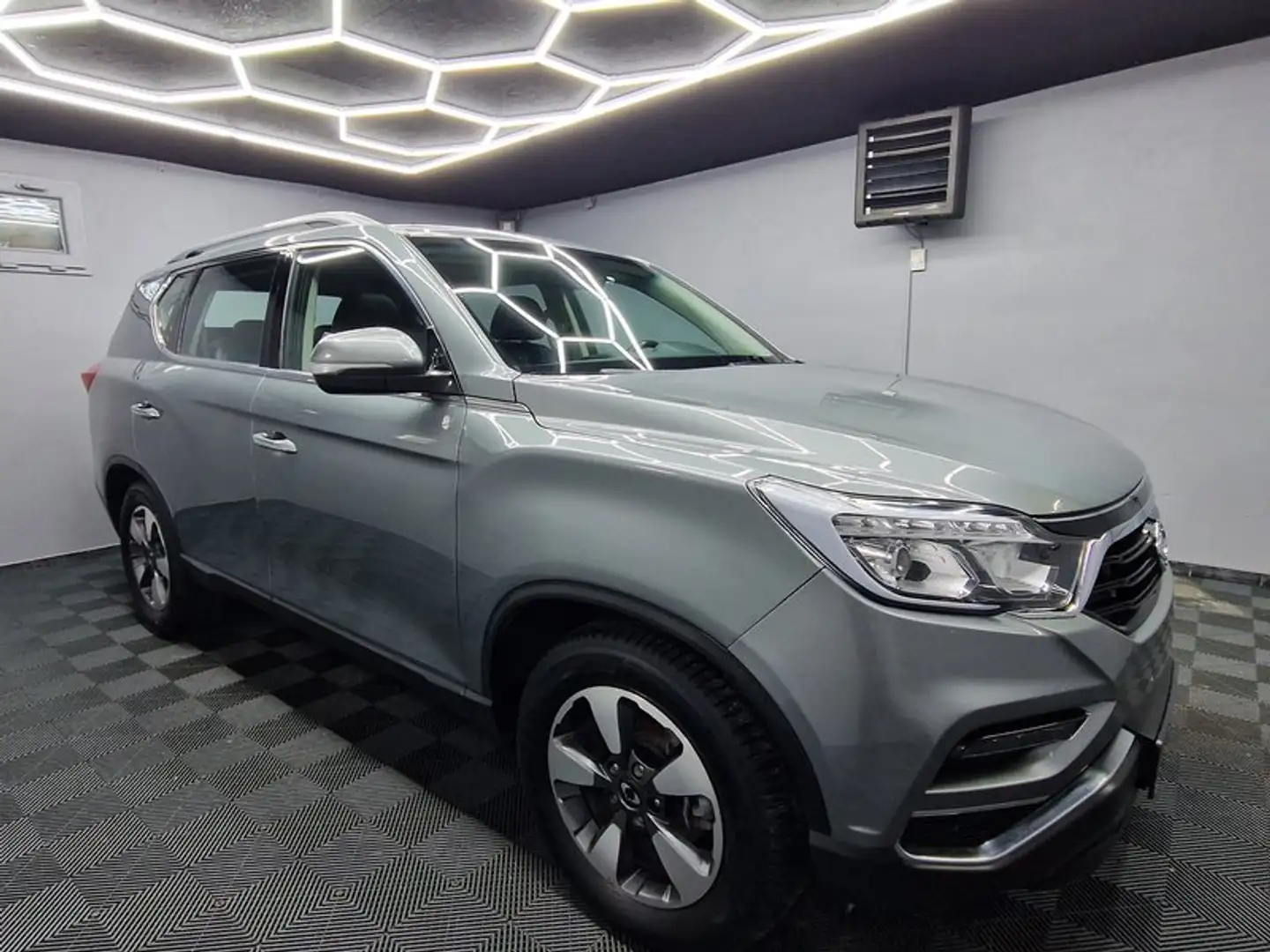 SsangYong Rexton SAPPHIRE|PANORAMA|7SITZER|LEDER|NAVI| Szürke - 2