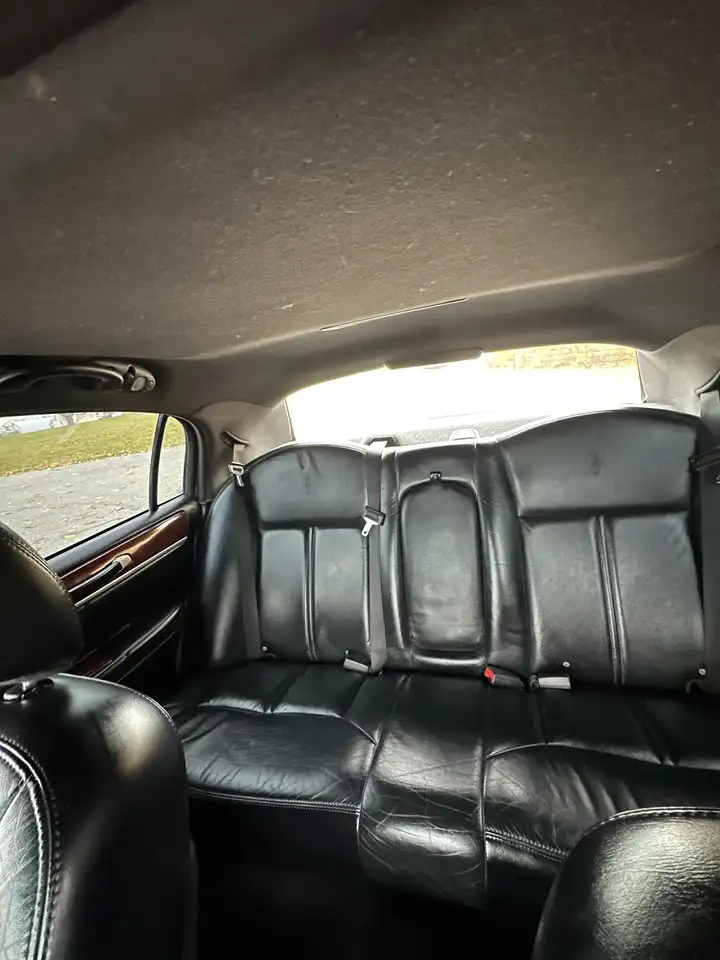 Lincoln Town Car снимка Lincoln Town Car