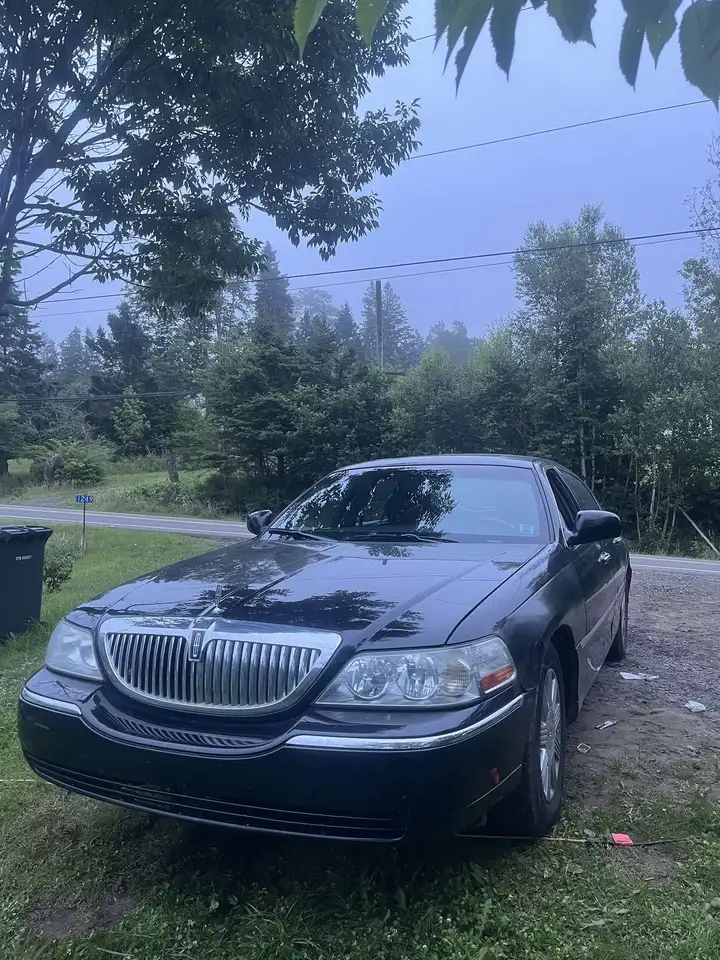 Lincoln Town Car снимка Lincoln Town Car