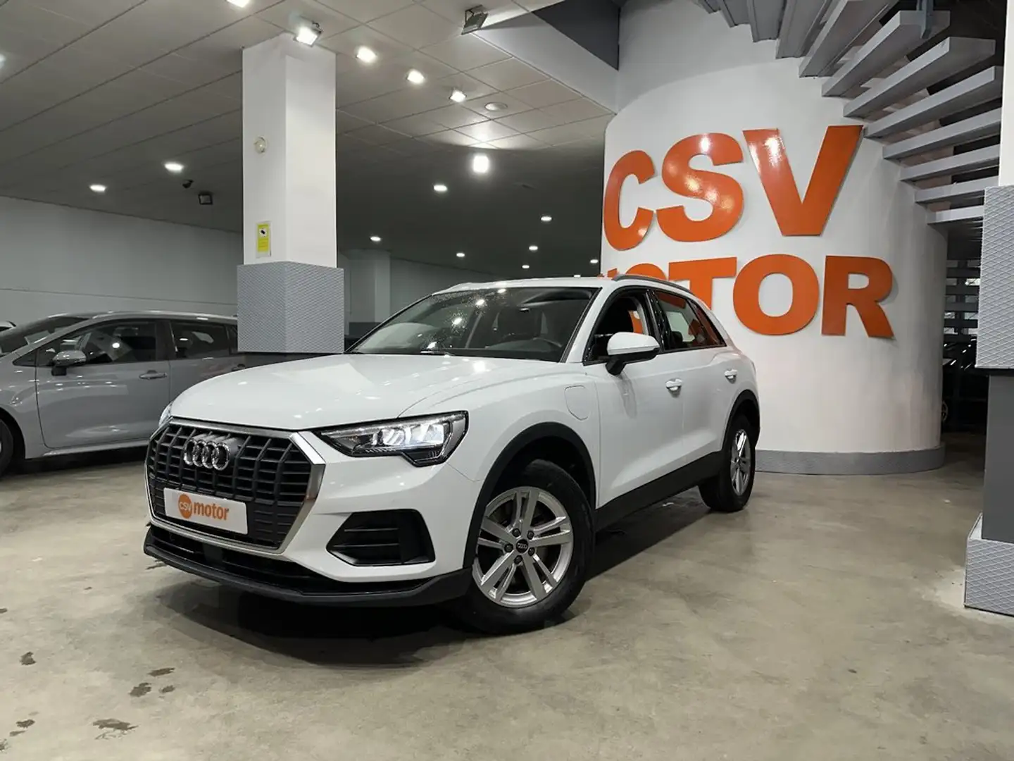 Audi Q3 45 TFSIe 245 S-Tronic Business - 2