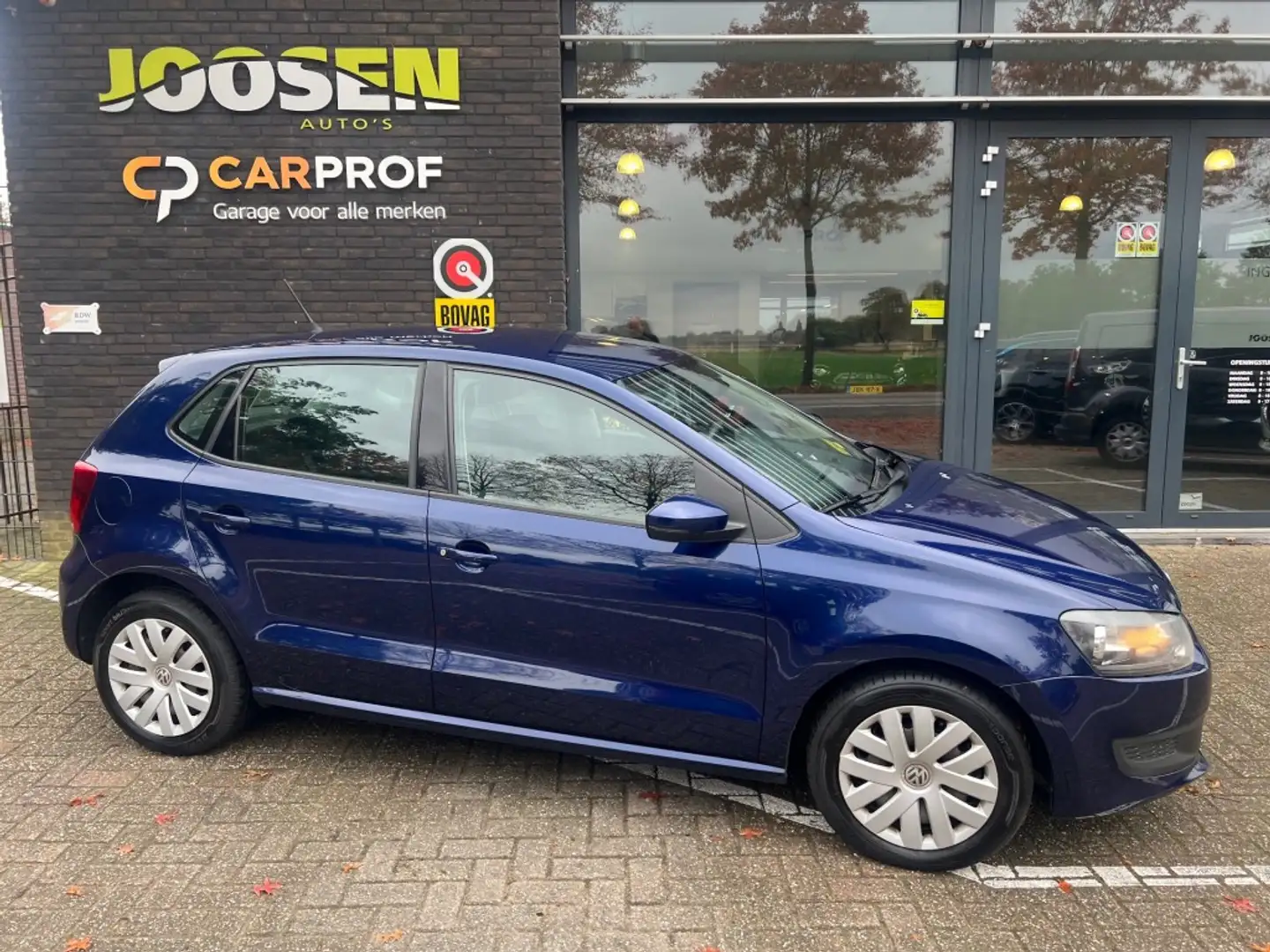 Volkswagen Polo 1.2 EASYLINE Bleu - 2