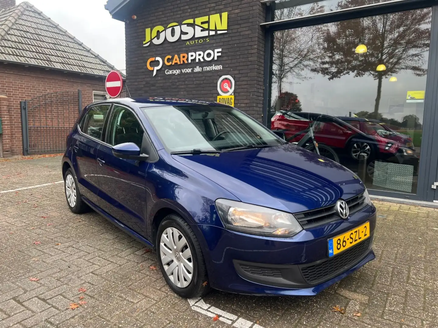 Volkswagen Polo 1.2 EASYLINE Bleu - 1