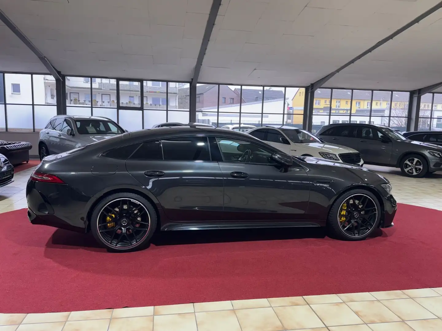 Mercedes-Benz AMG GT 4 Matic+ Grün - 2