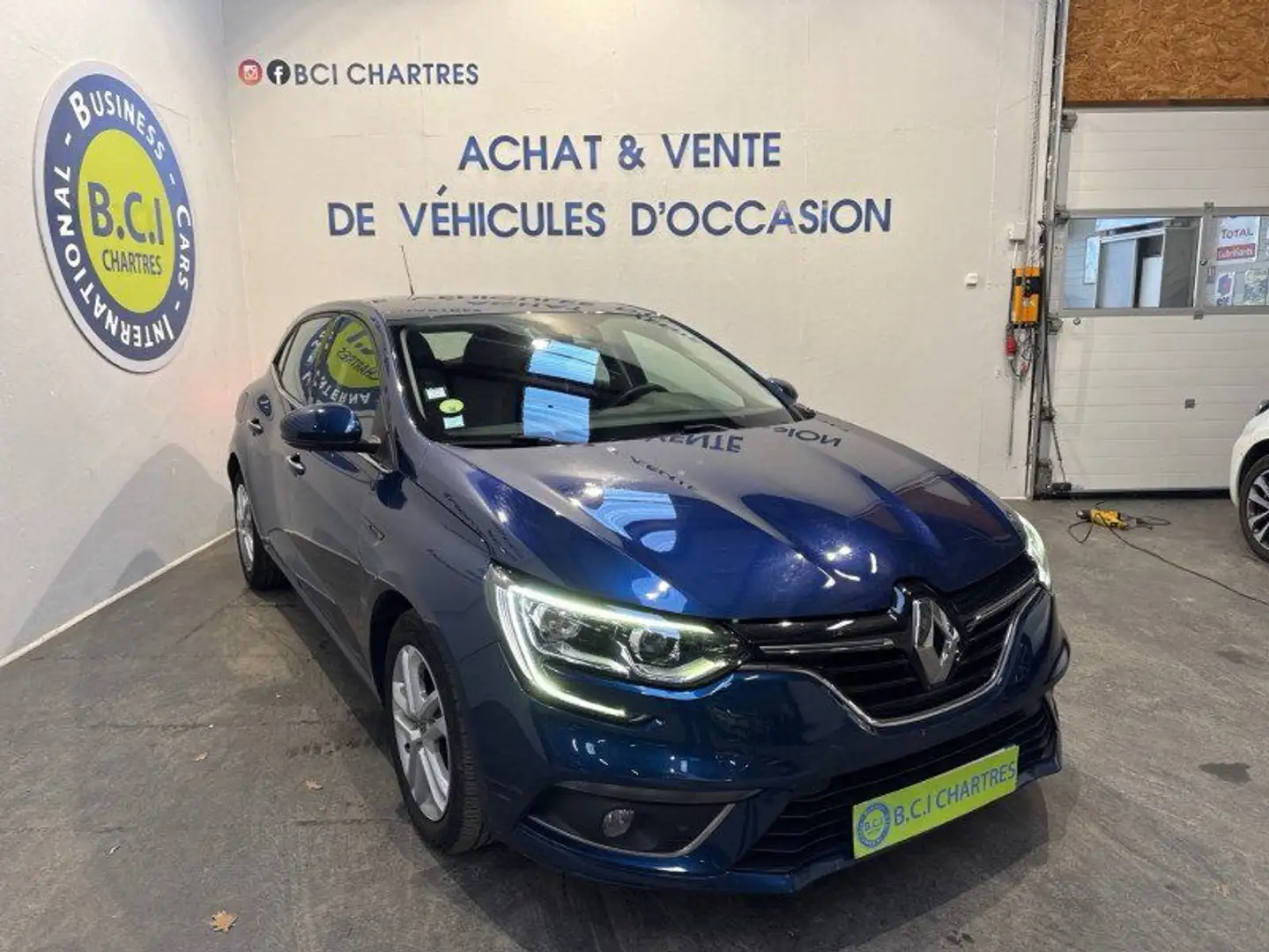 Renault Megane IV 1.5 BLUE DCI 115CH BUSINESS EDC Bleu - 2