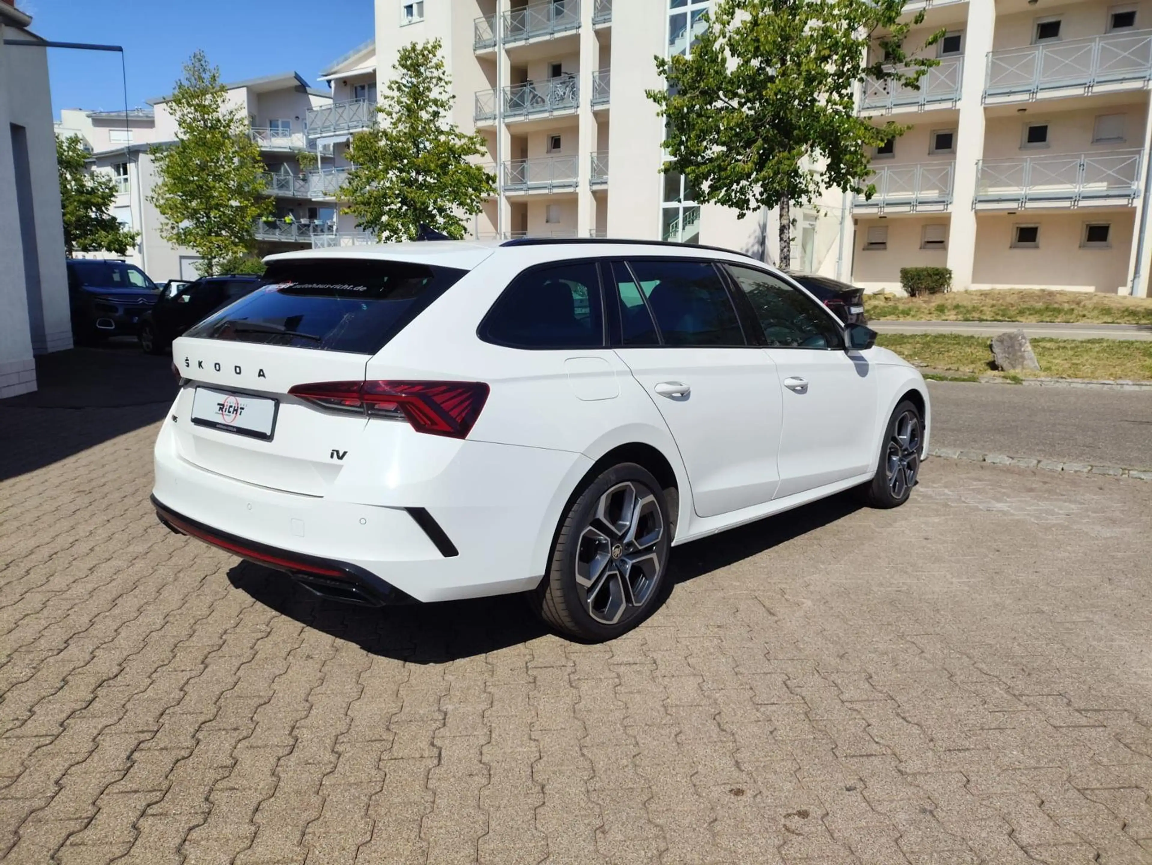 Skoda Octavia RS IV Plug-In AHK HUD Pano Beh. Front — photo 5