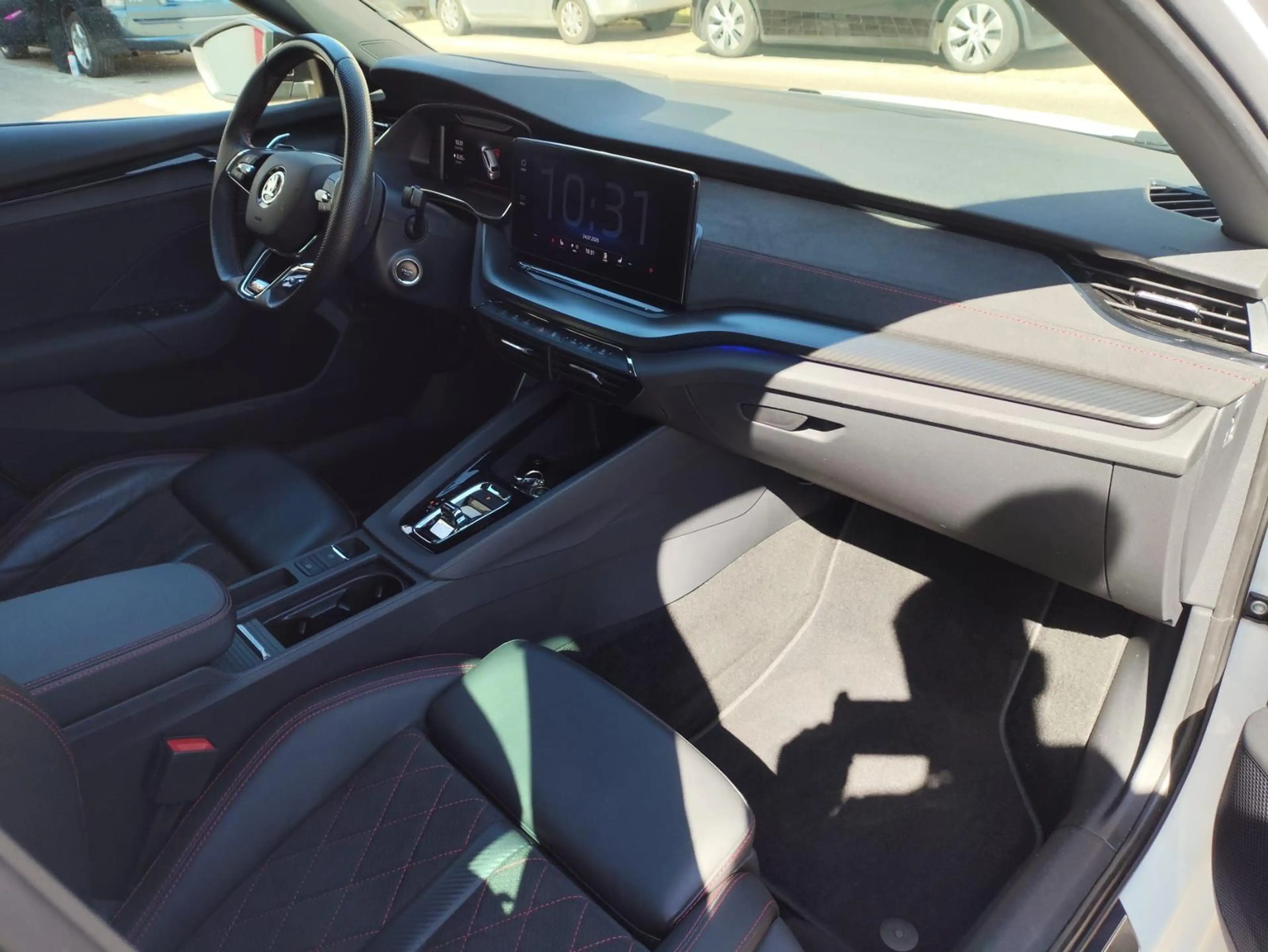 Skoda Octavia RS IV Plug-In AHK HUD Pano Beh. Front — photo 9