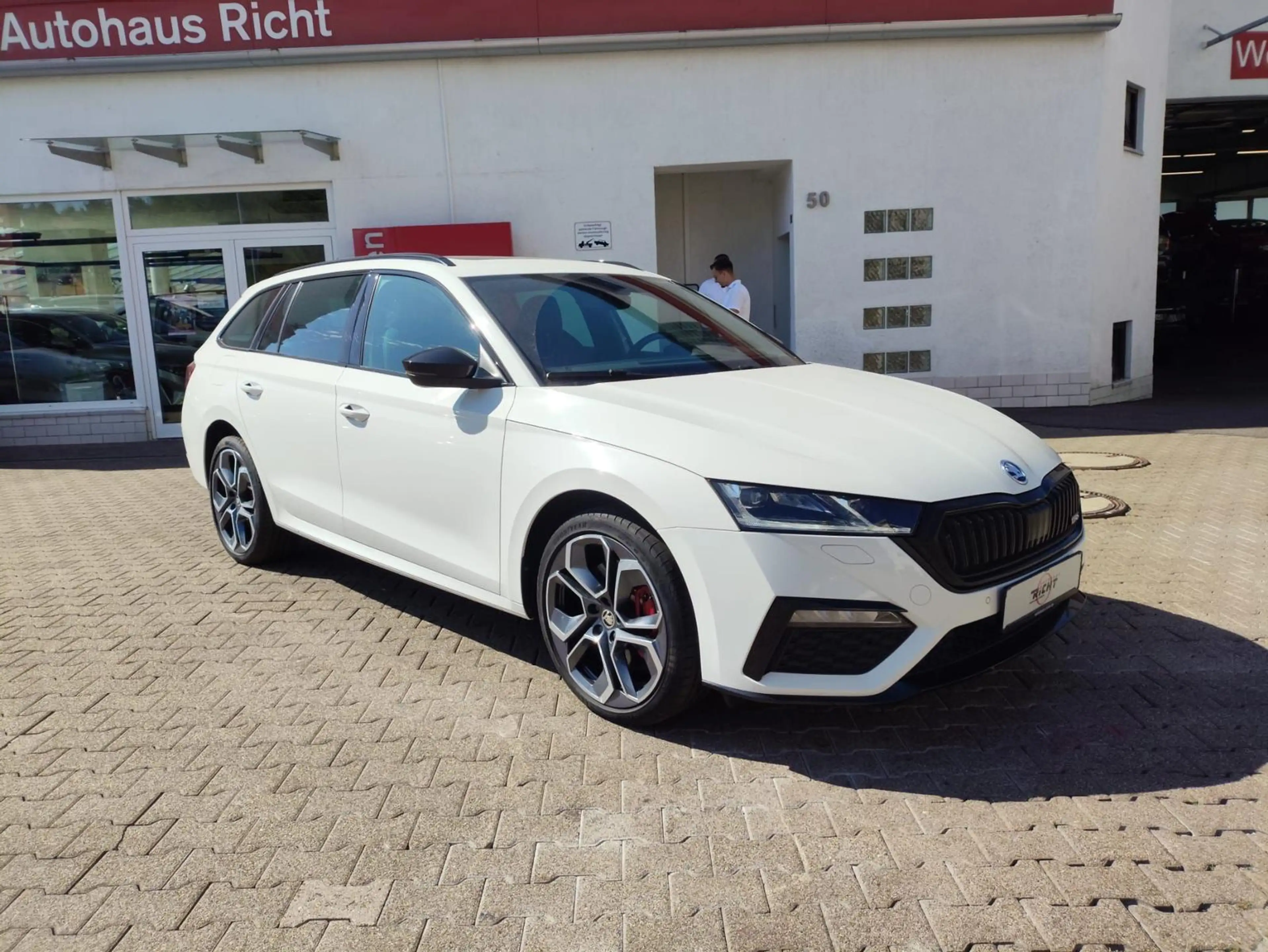 Skoda Octavia RS IV Plug-In AHK HUD Pano Beh. Front — photo 4