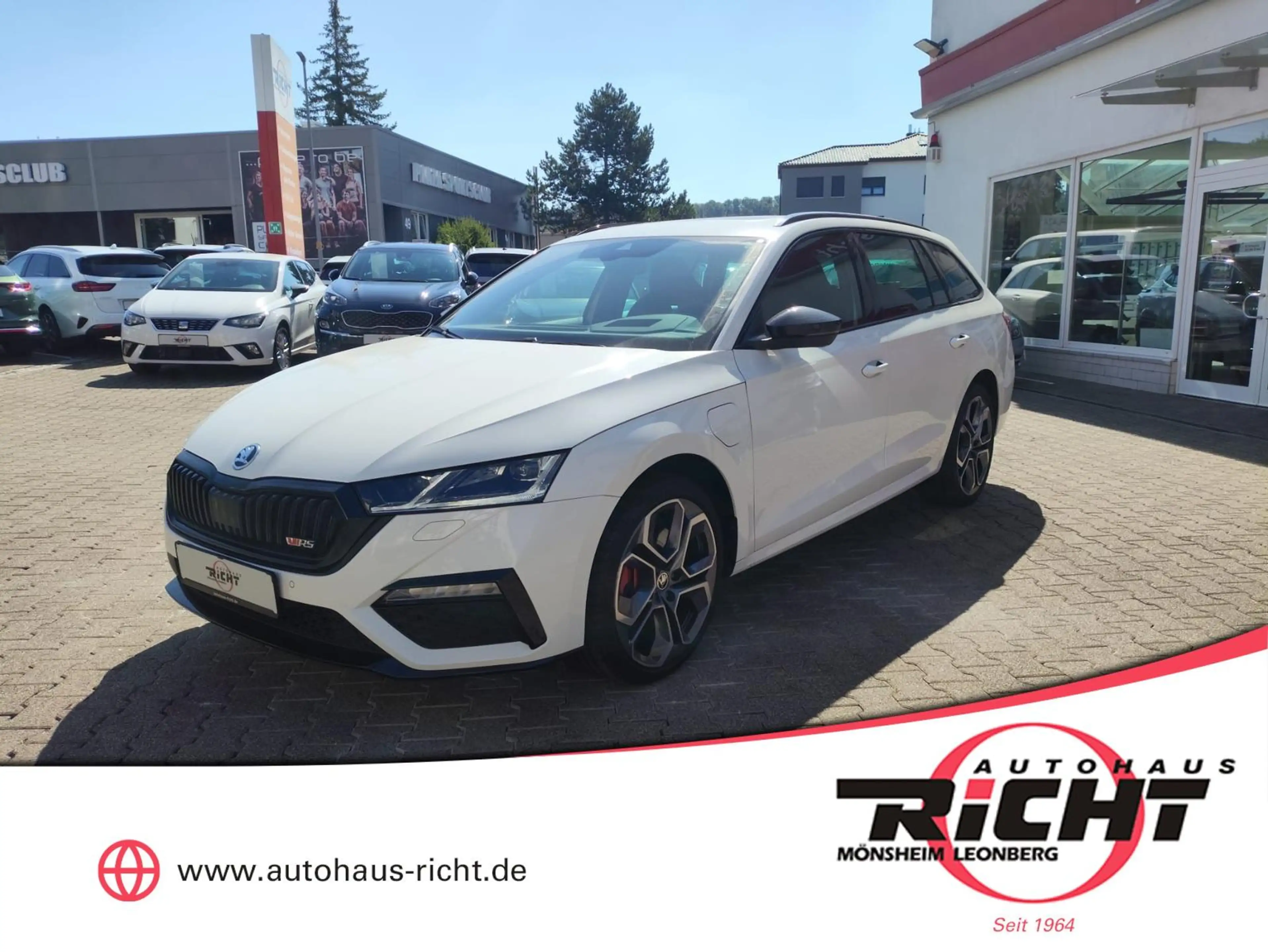 Skoda Octavia RS IV Plug-In AHK HUD Pano Beh. Front