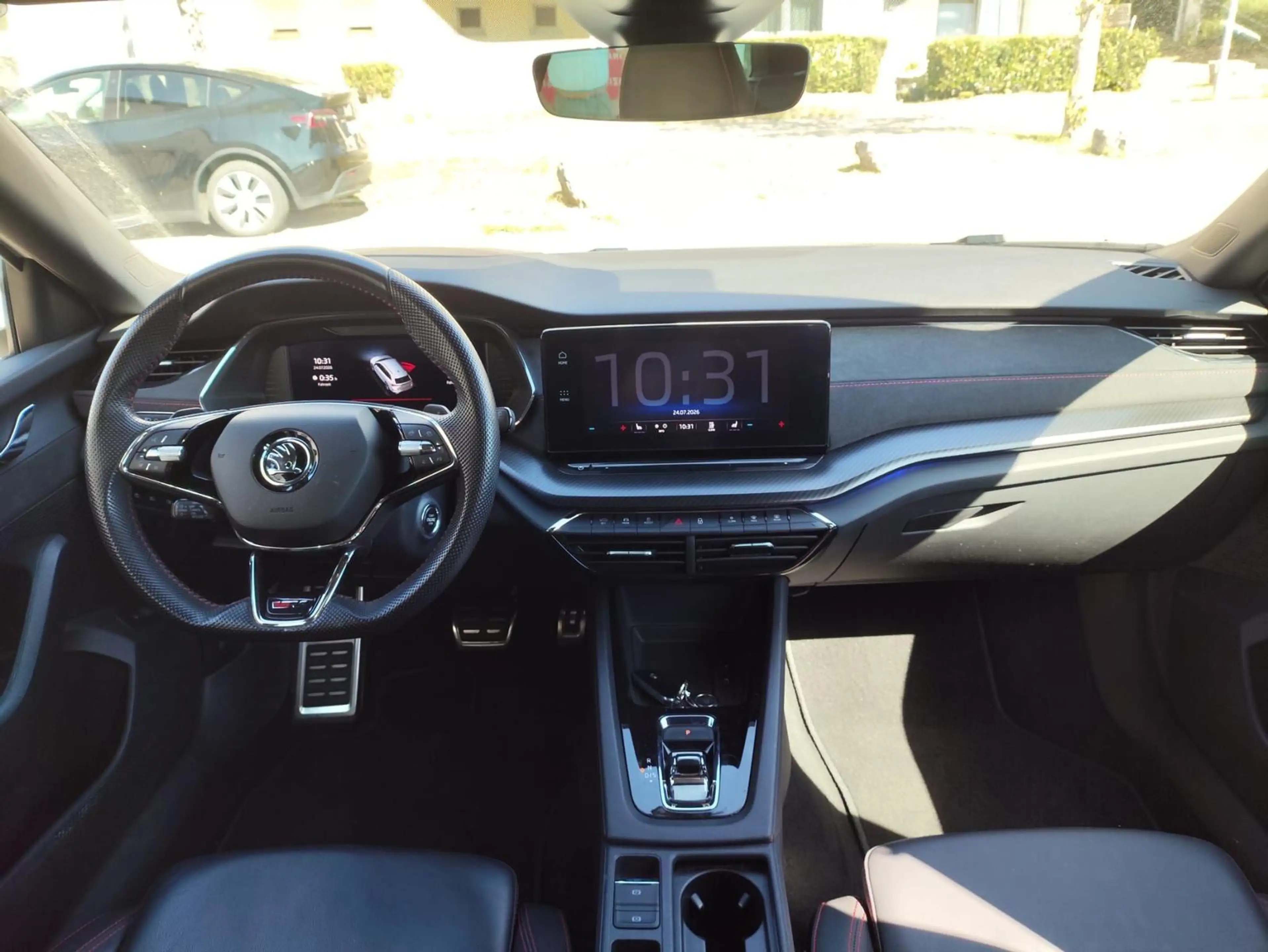 Skoda Octavia RS IV Plug-In AHK HUD Pano Beh. Front — photo 8