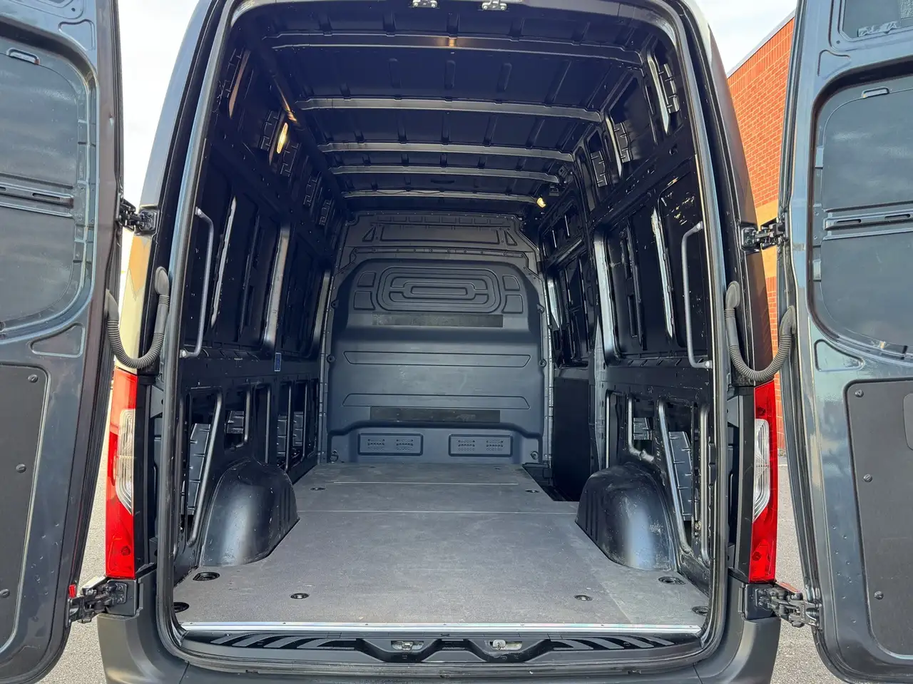 Mercedes-Benz Sprinter снимка Mercedes-Benz Sprinter
