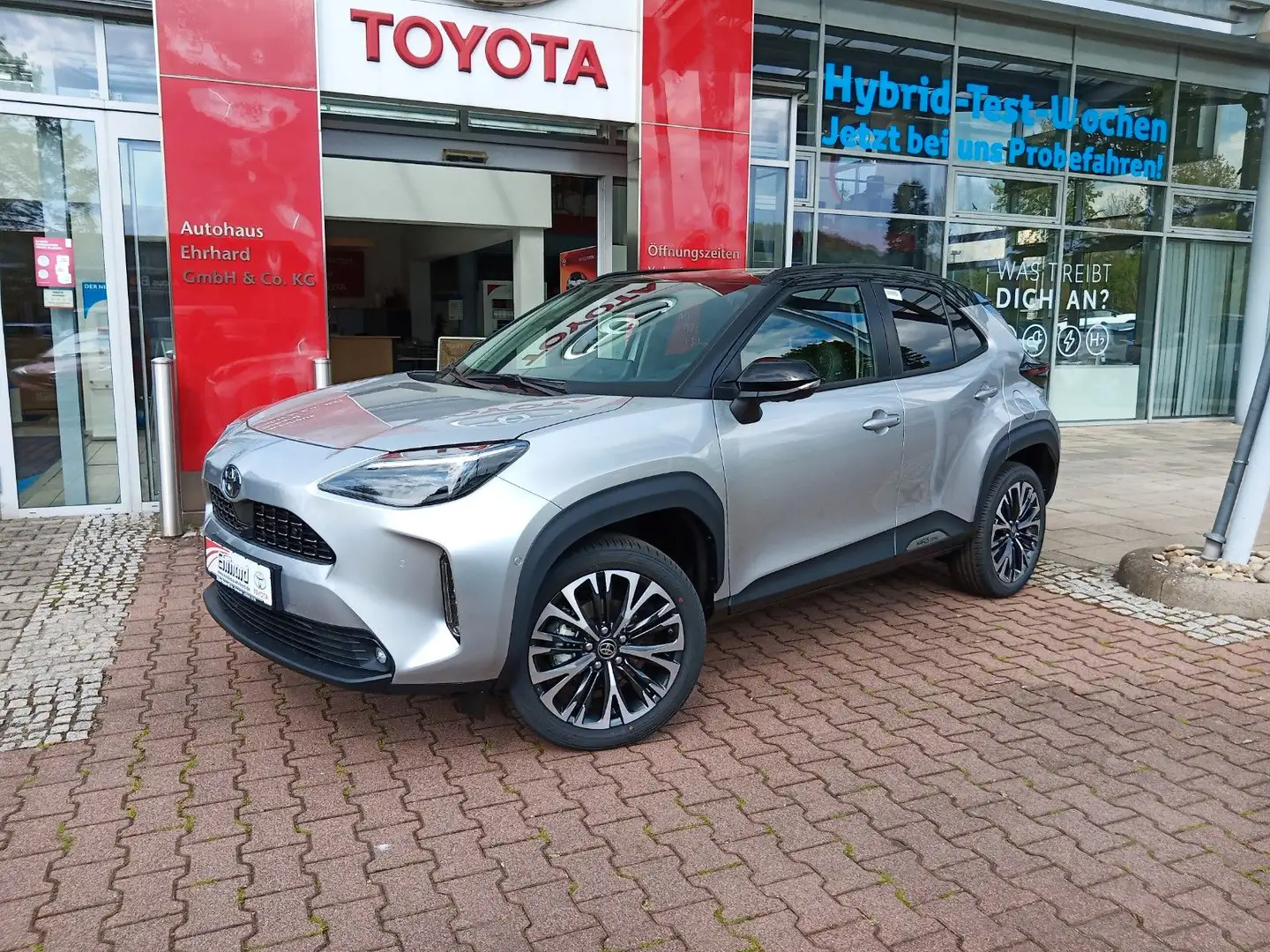 Toyota Yaris Cross Hyb. Style Plus*1,99% Summer Special Ezüst - 1