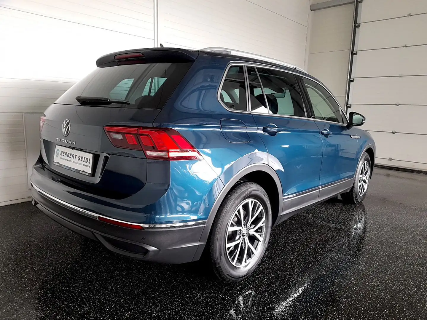 Volkswagen Tiguan LIFE 2,0 TDI DSG *MATRIX LED / 18 ZOLL / HEAD-U... Blau - 2