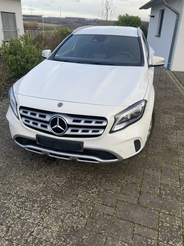 Mercedes-Benz GLA 180