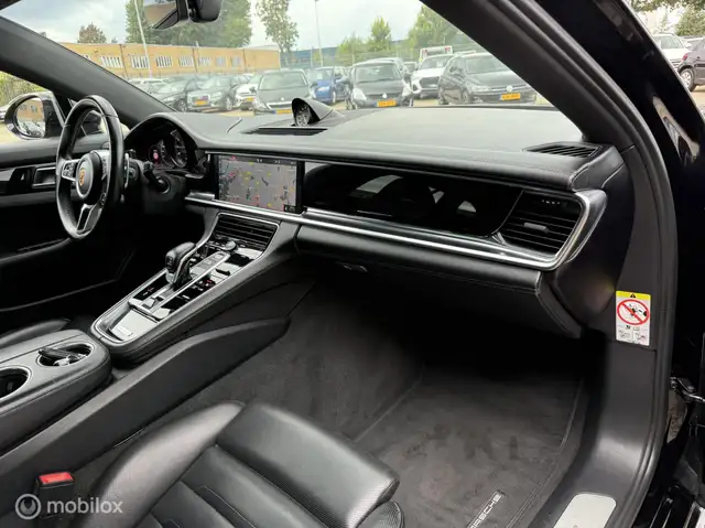 Porsche Panamera view 15