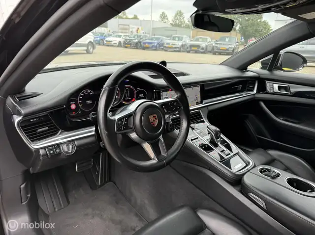Porsche Panamera view 13