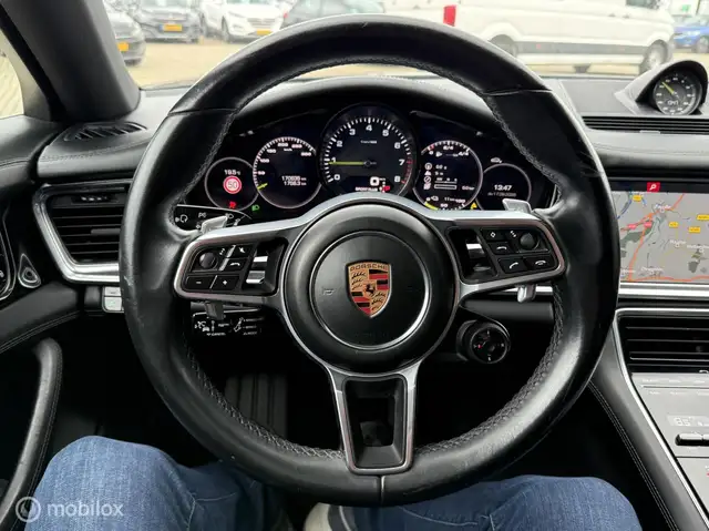 Porsche Panamera view 14