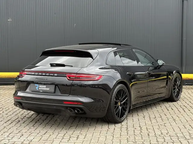 Porsche Panamera view 3