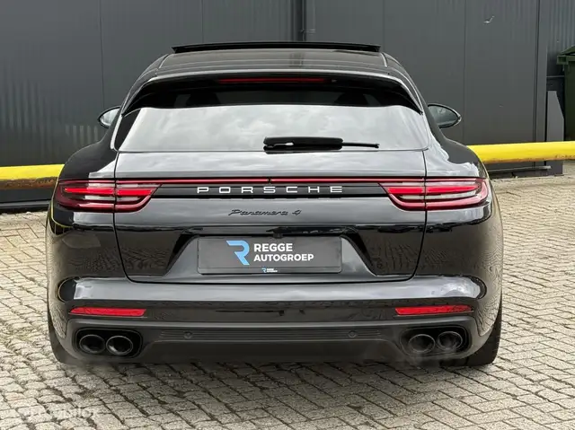 Porsche Panamera view 9