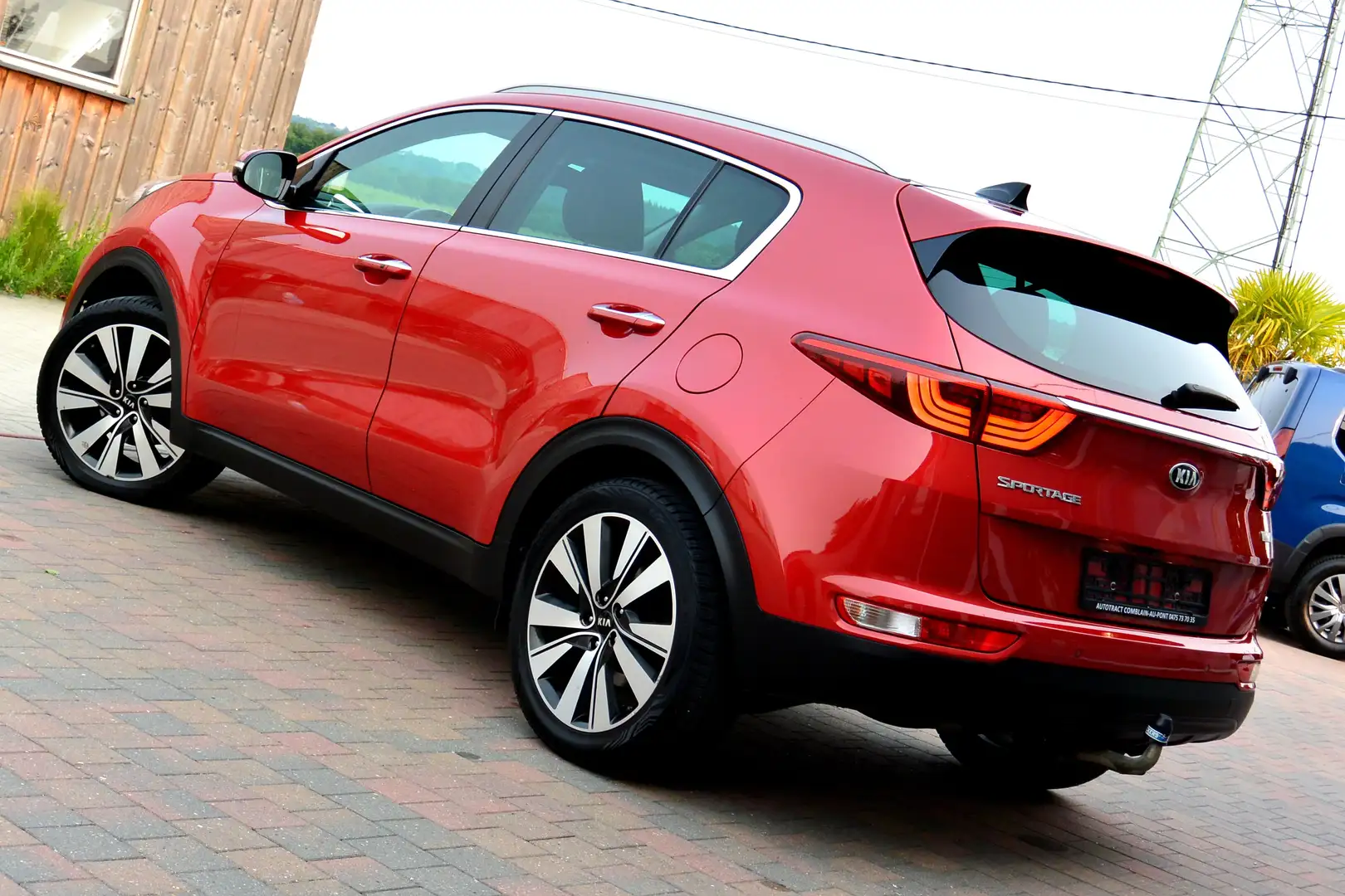 Kia Sportage 1.7 CRDi**TOIT PANORAMIQUE*CUIR*CAMERA*NAVI*LED* Červená - 2