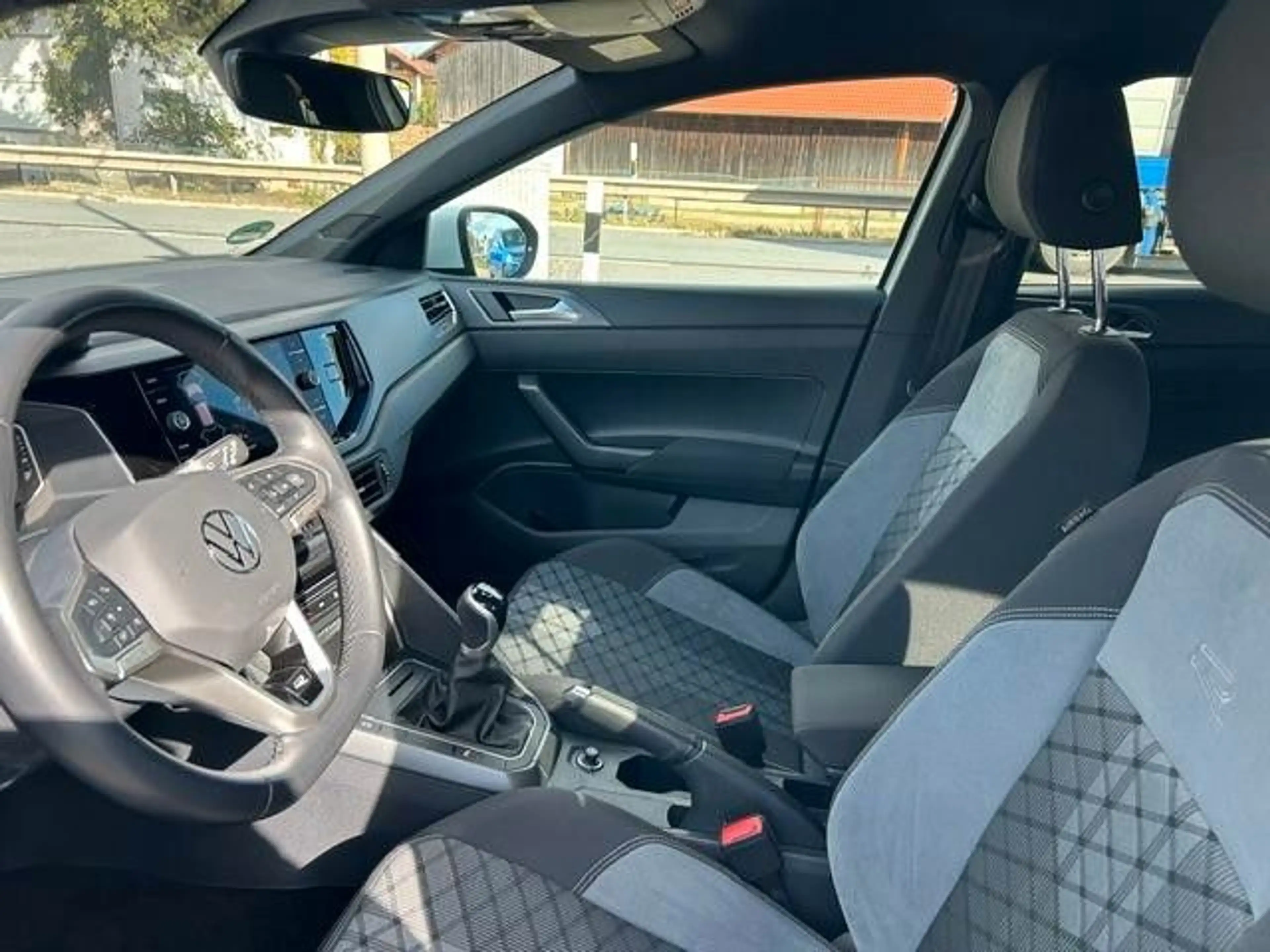 Volkswagen Taigo R-Line *Digital Cockpit PRO* — photo 4