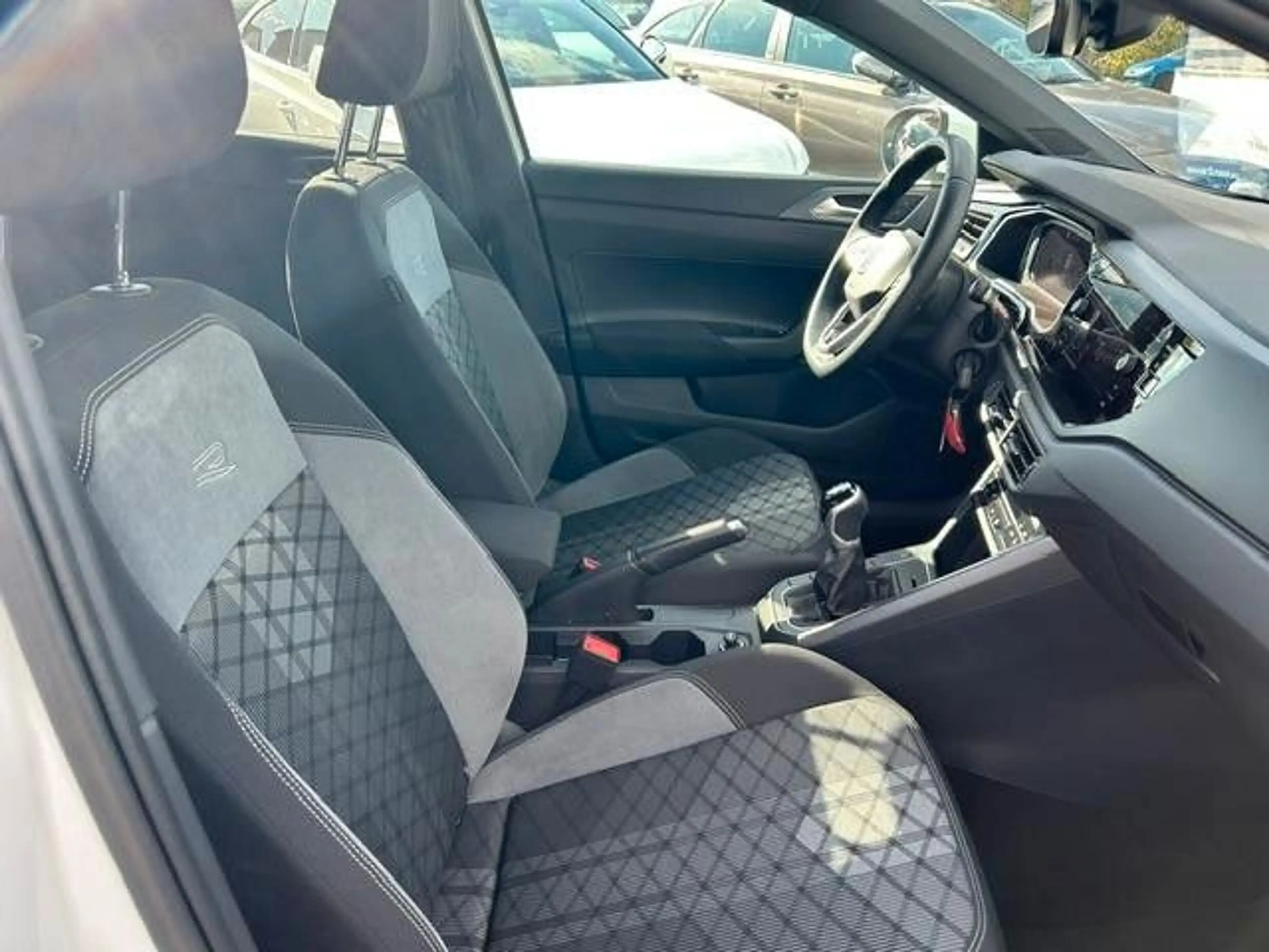 Volkswagen Taigo R-Line *Digital Cockpit PRO* — photo 9