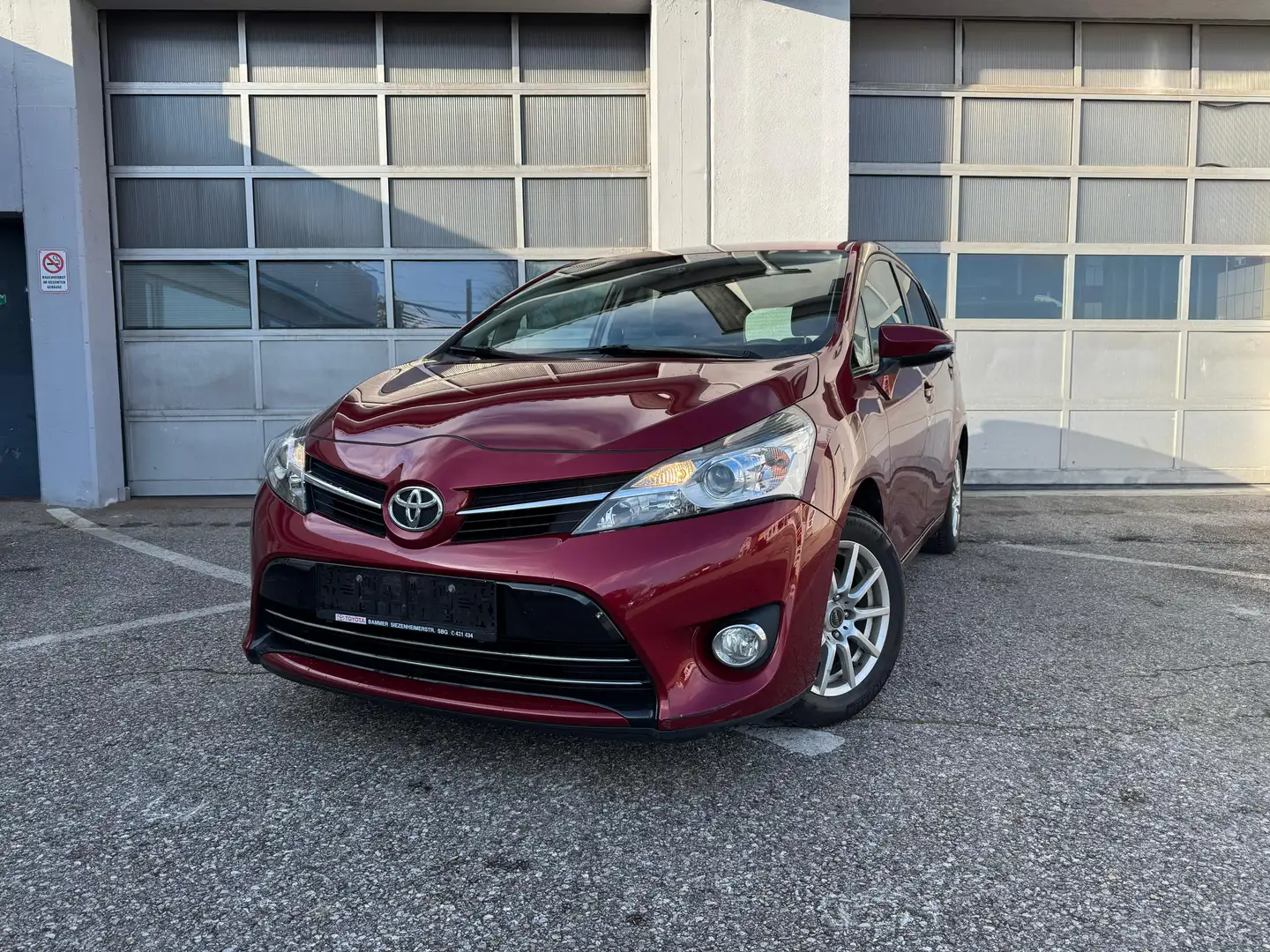 Toyota Verso 1.6 Benzin/Erstbesitz/Navi/Einparkhilfe/ Rot - 1