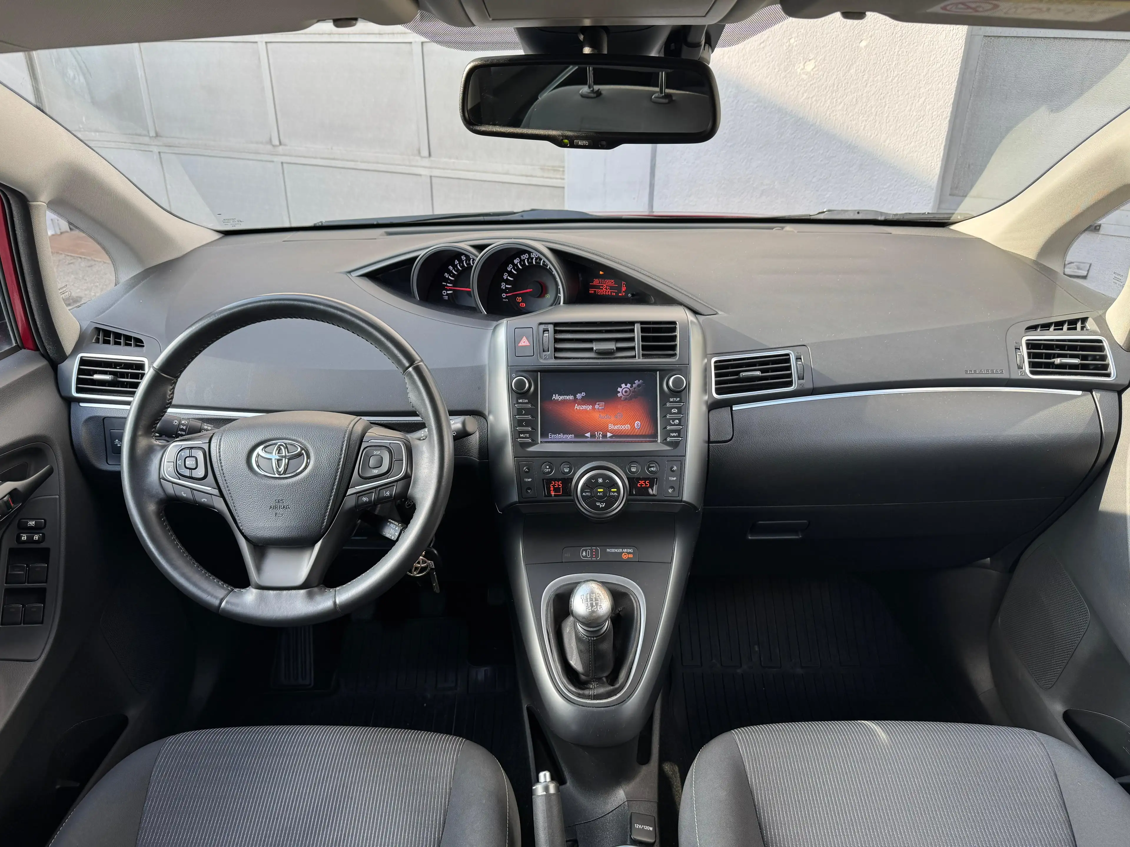Toyota Verso 1.6 Benzin/Erstbesitz/Navi/Einparkhilfe/ — photo 5