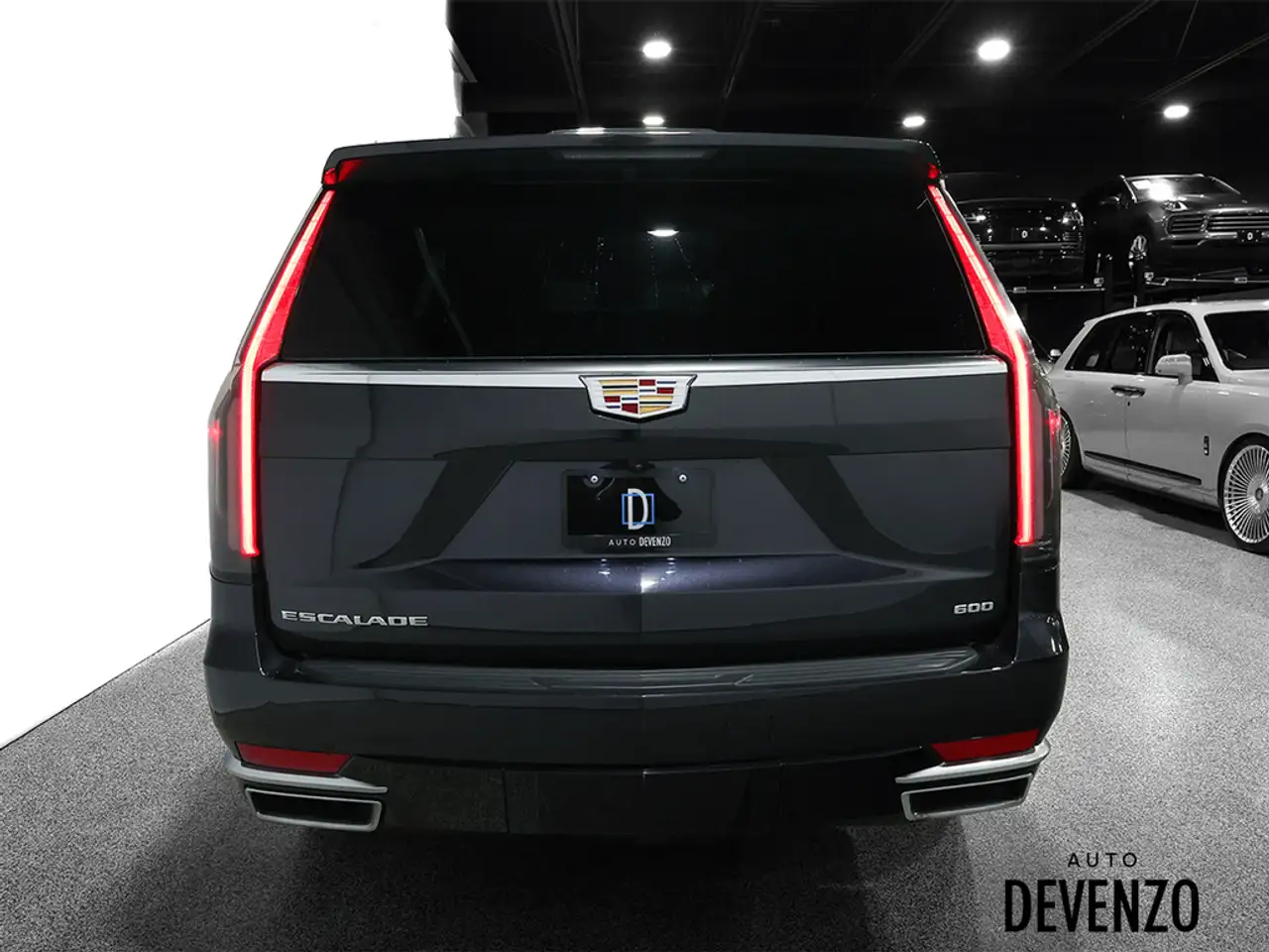 Cadillac Escalade снимка Cadillac Escalade