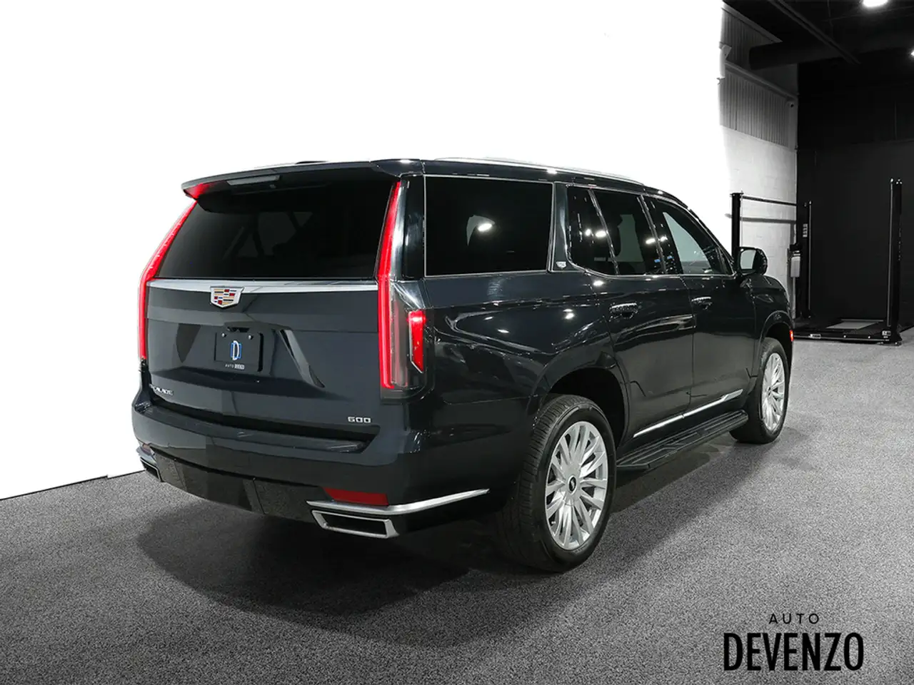 Cadillac Escalade снимка Cadillac Escalade