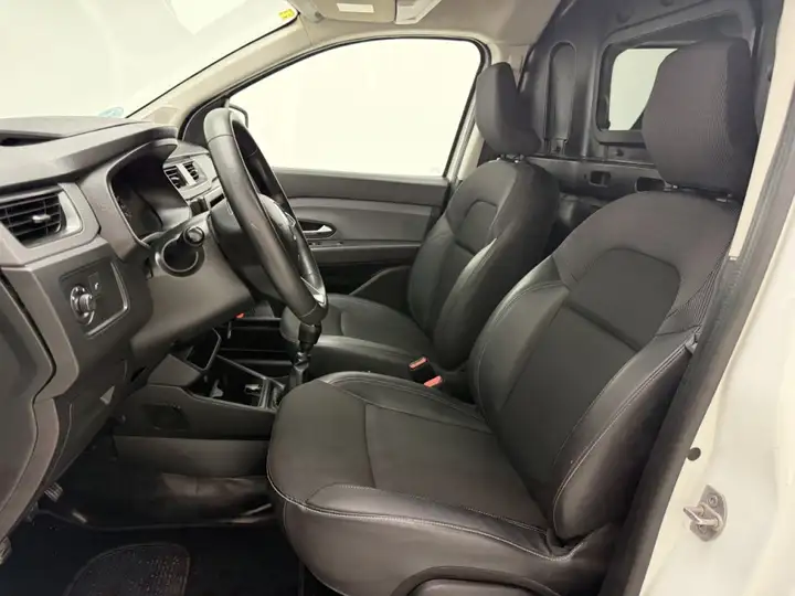 Renault Express 2022, foto 21