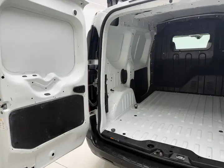 Renault Express 2022, foto 12