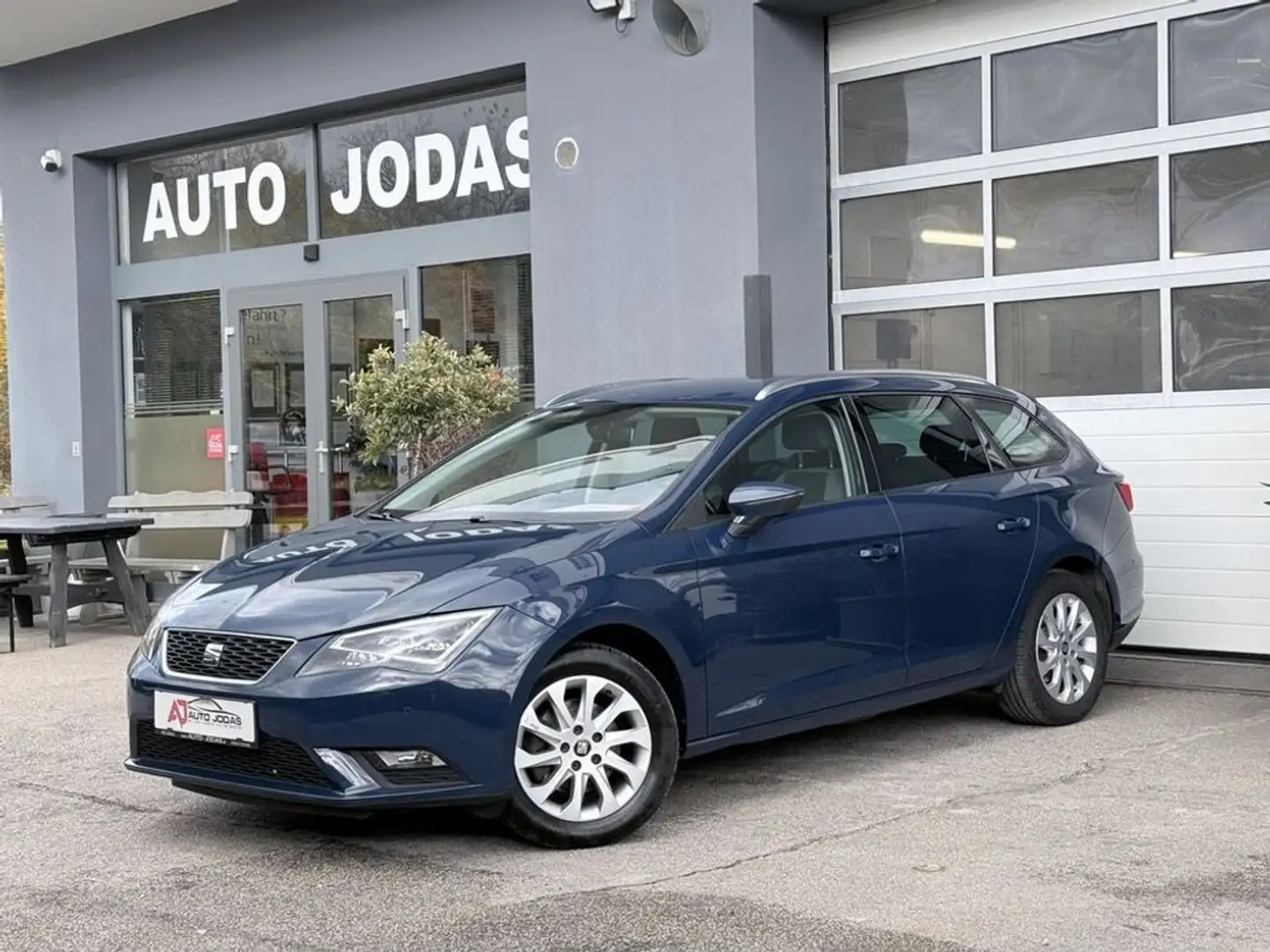 SEAT Leon ST Executive 1.6 TDI 4Drive **PDC/Tempomat** Blau - 2